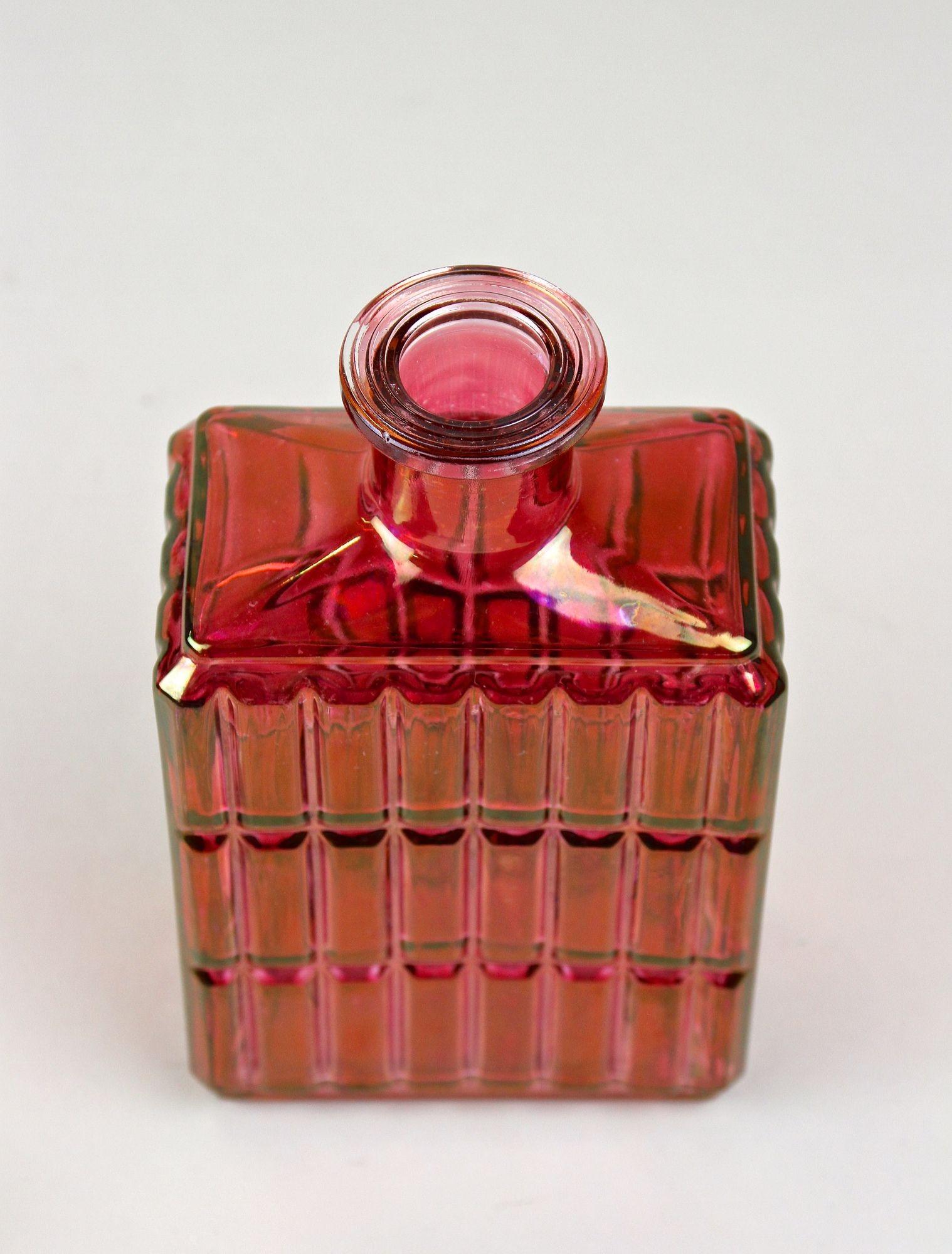Carafe à liqueur ou flacon de verre Art Déco du 20ème siècle, Autriche, vers 1930 en vente 5