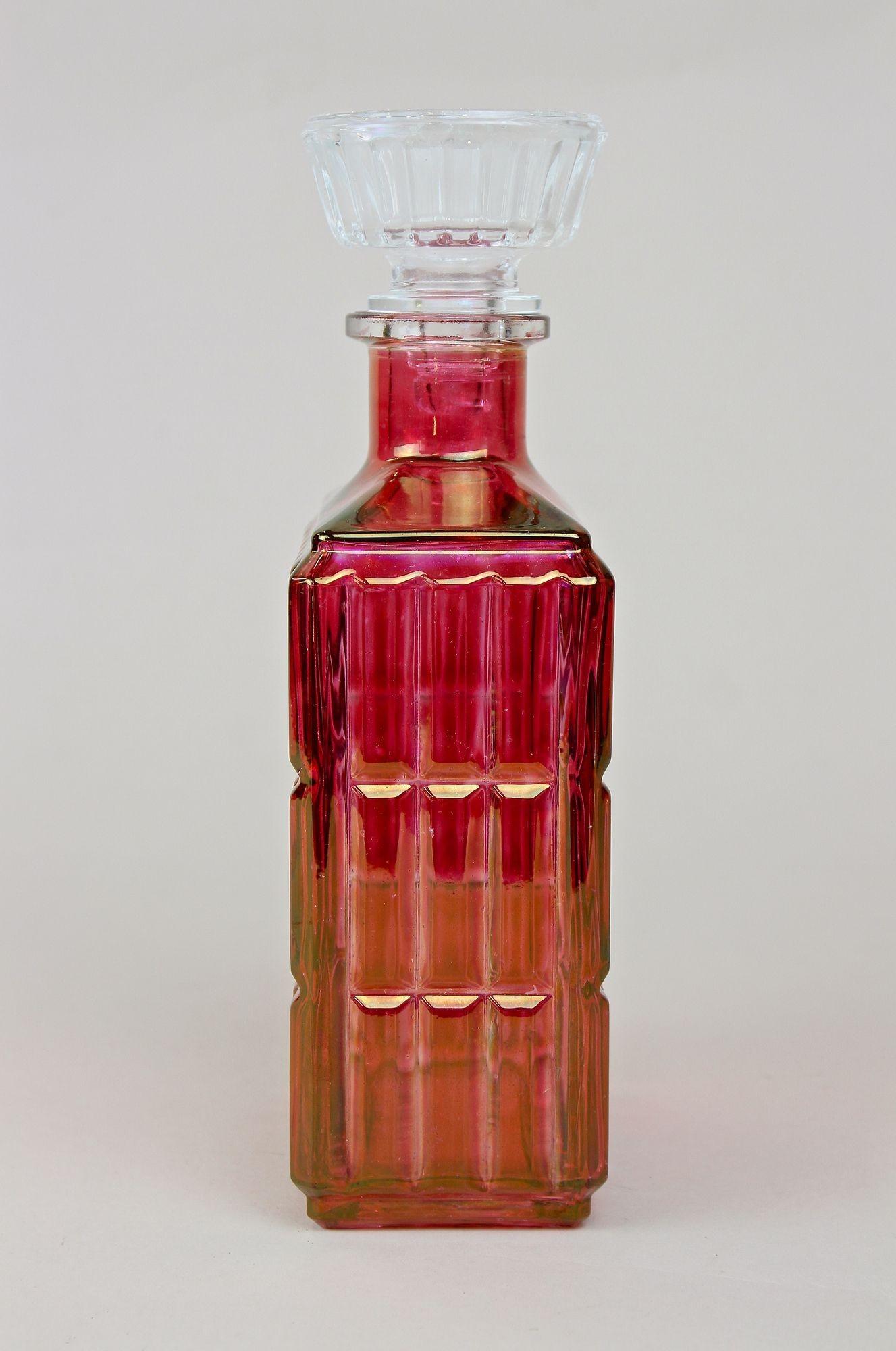 20ième siècle Carafe à liqueur ou flacon de verre Art Déco du 20ème siècle, Autriche, vers 1930 en vente