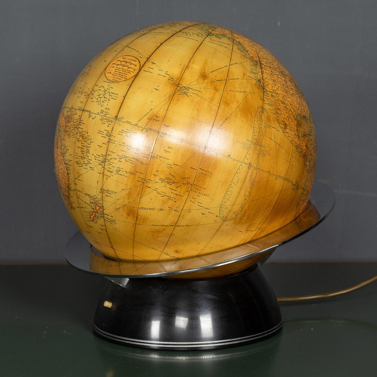 20th Century Art Deco Glass Globe Lamp c.1930 1
