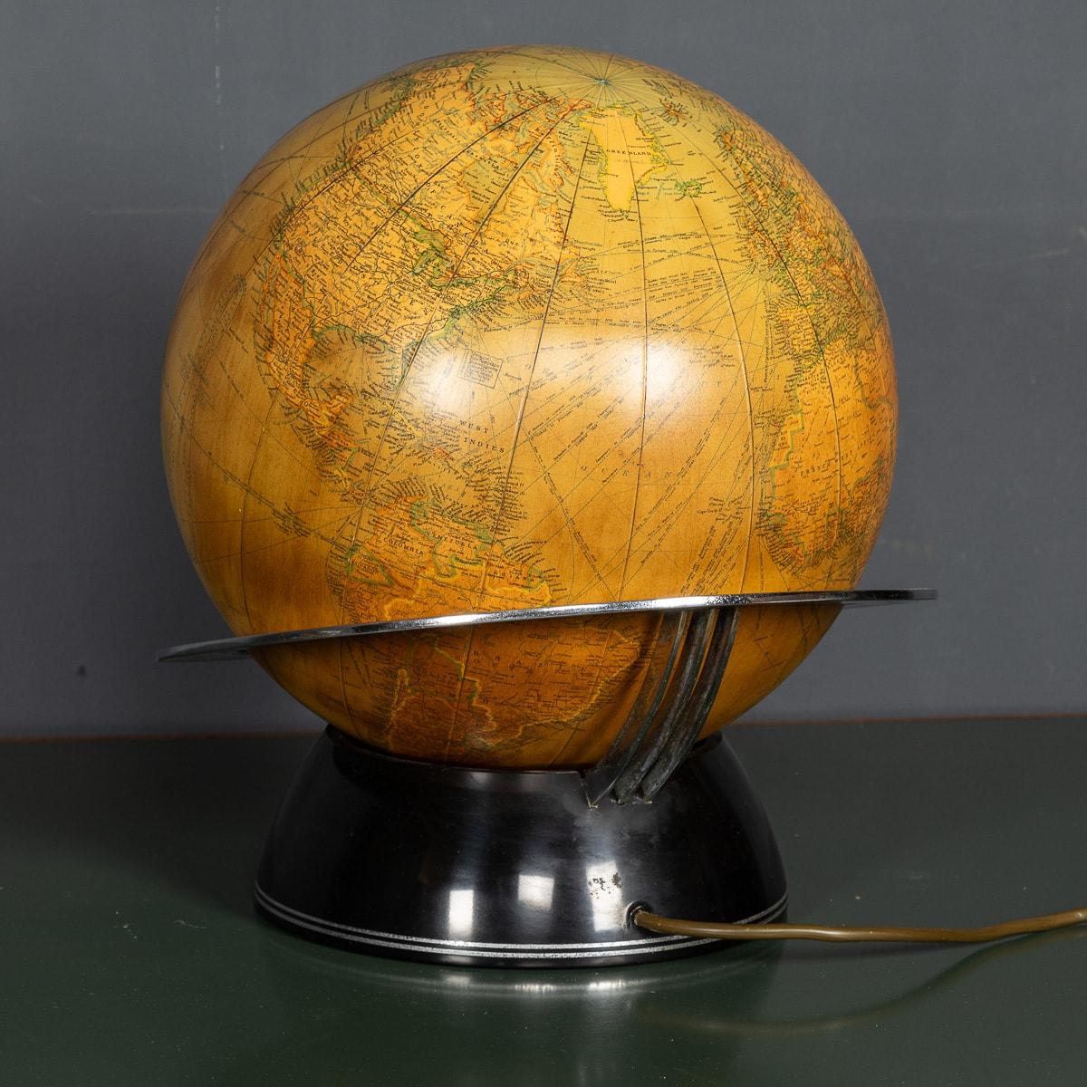 20th Century Art Deco Glass Globe Lamp c.1930 2