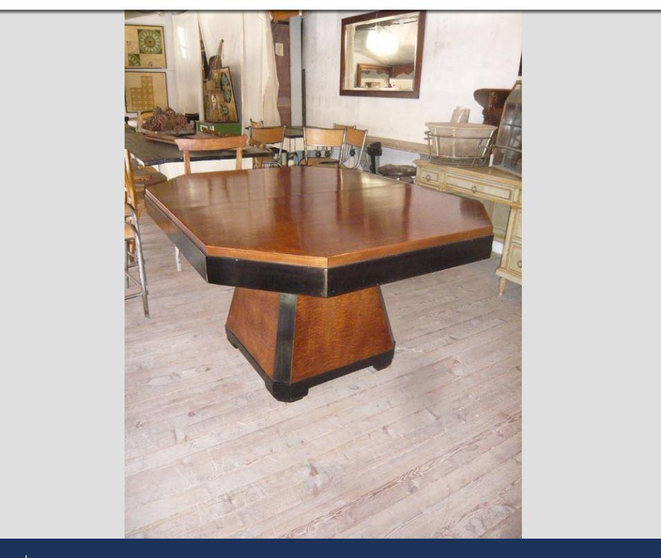 20th century Art Deco Italian mahogany wood extendible table from 1950s
Measures: Length cm.140/290, width cm.116, height cm.80.