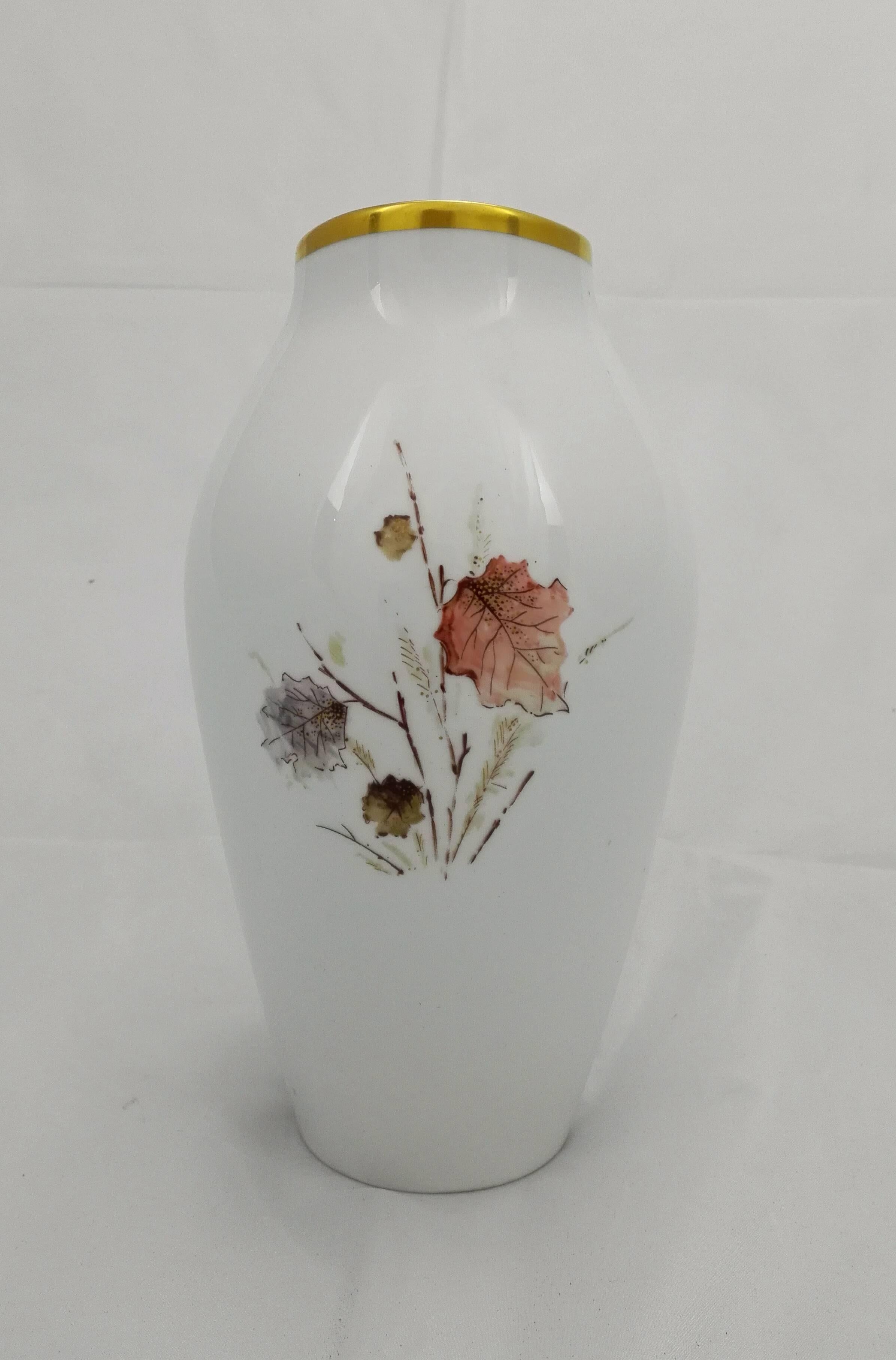 German 20th Century Art Deco KPM Porzellan Vase Handpainted and Gilded Wonderful Design For Sale