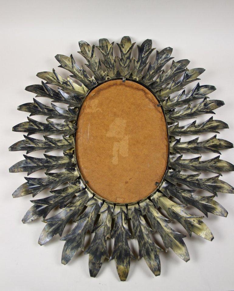20th Century Art Deco Oval Sunburst Wall Mirror, France circa 1920 For Sale 8