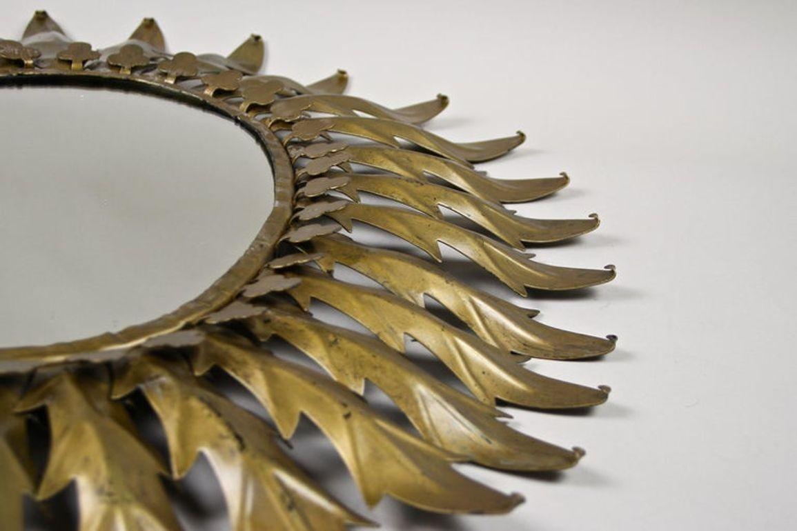 20th Century Art Deco Oval Sunburst Wall Mirror, France circa 1920 For Sale 4
