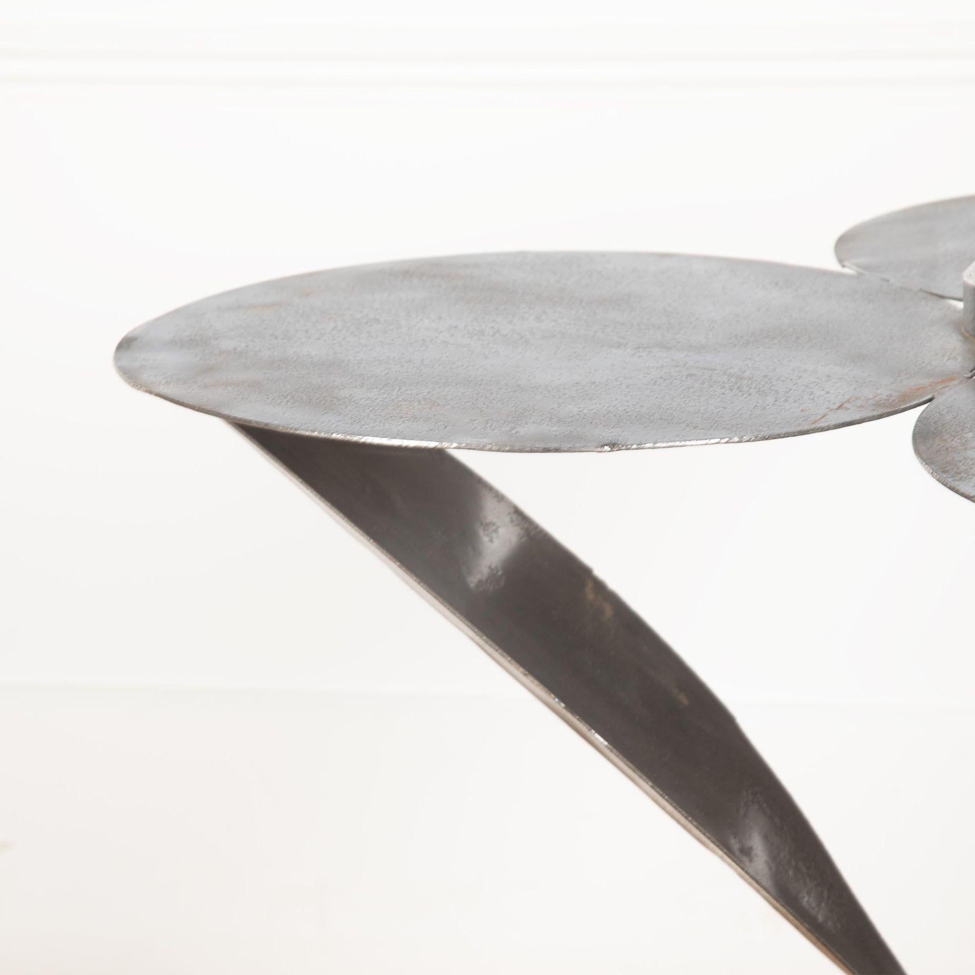 Table à fleurs Art Déco du 20ème siècle en acier poli Bon état - En vente à Gloucestershire, GB