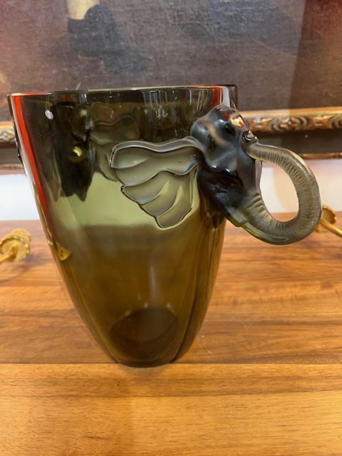 Vaso di vetro scultoreo Art Déco del XX secolo di Josef Inwald in vendita 2