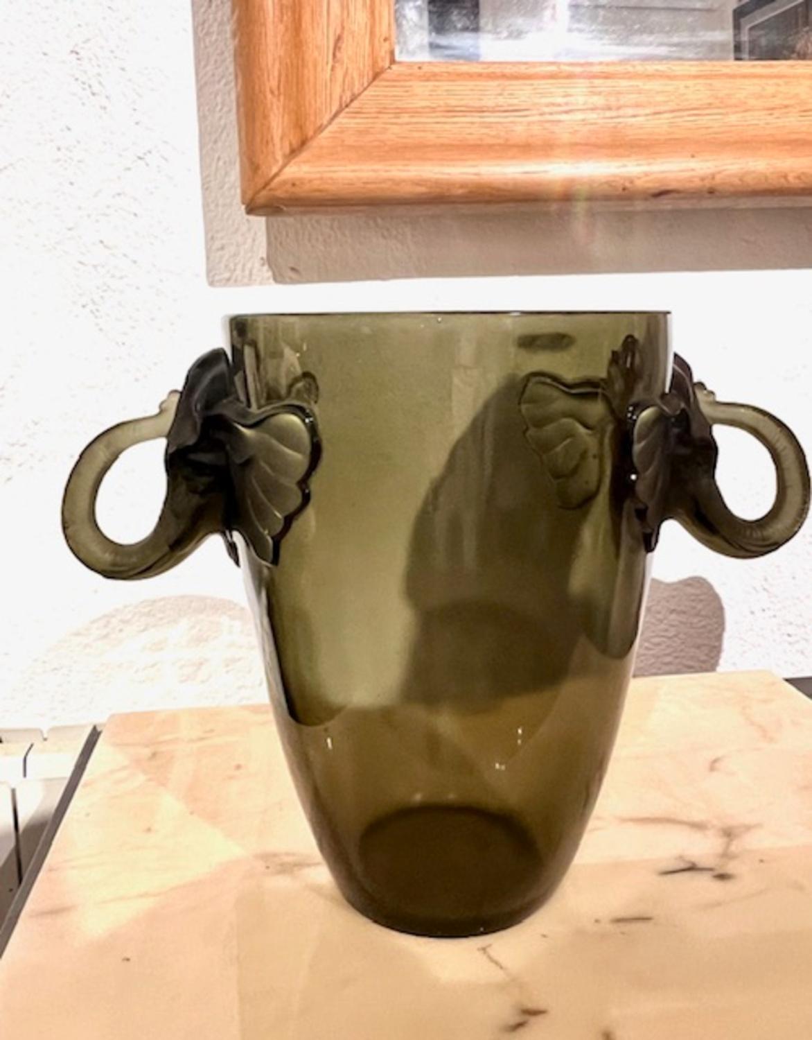 Vaso di vetro scultoreo Art Déco del XX secolo di Josef Inwald in vendita 3