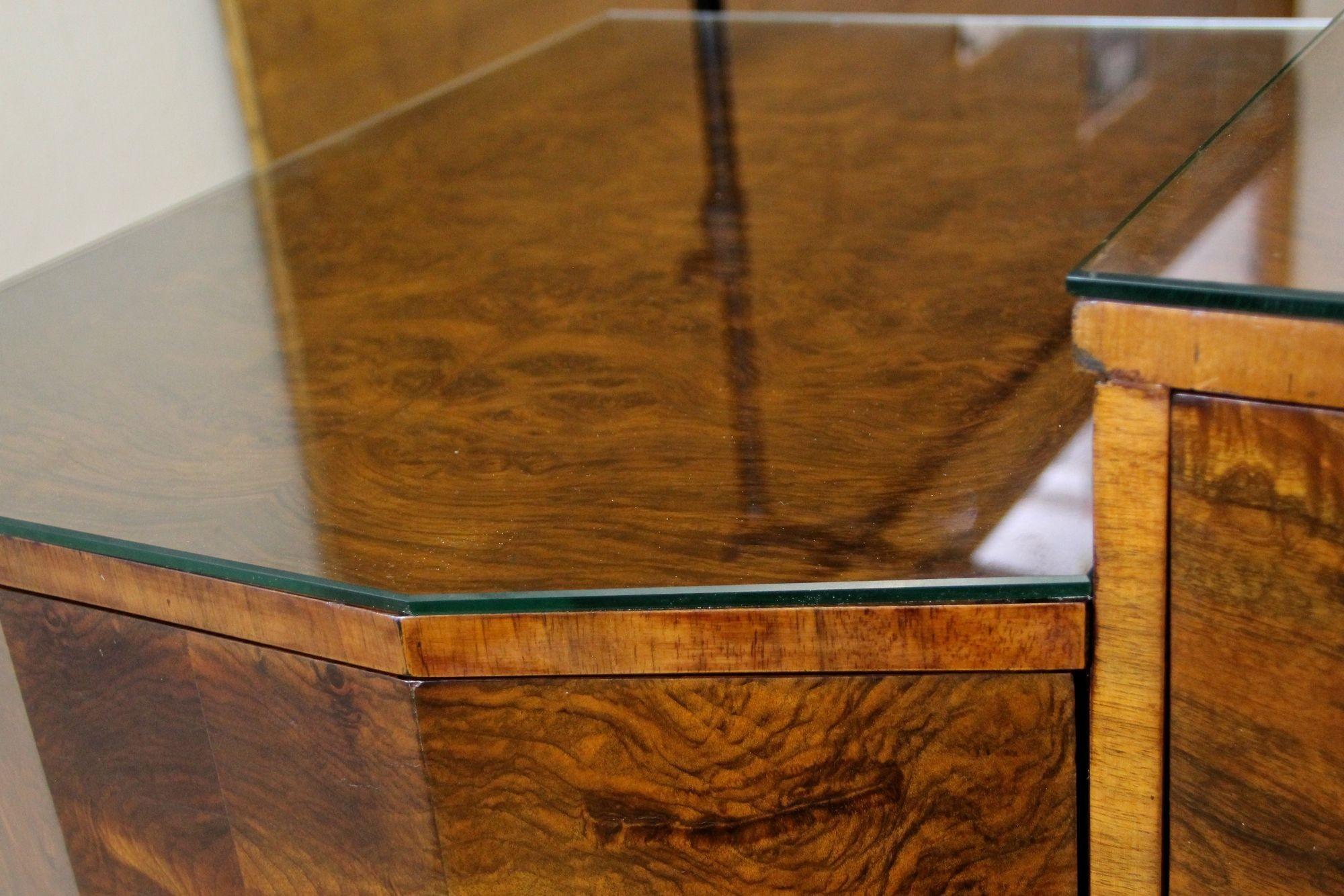 Credenza/Buffet Art Deco del XX secolo - Noce di radica abbinata, AT, 1930 ca. in vendita 9
