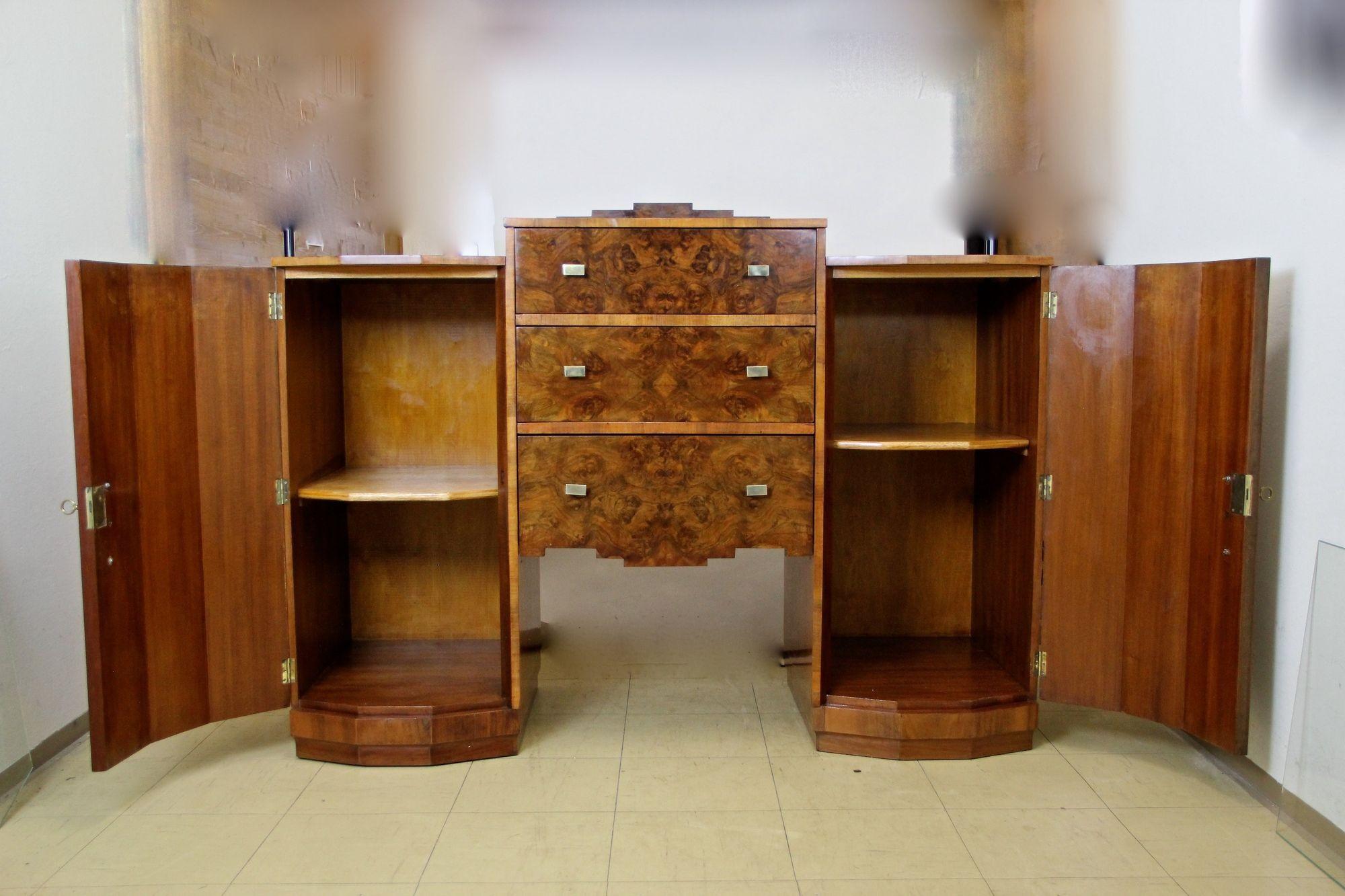 Austriaco Credenza/Buffet Art Deco del XX secolo - Noce di radica abbinata, AT, 1930 ca. in vendita
