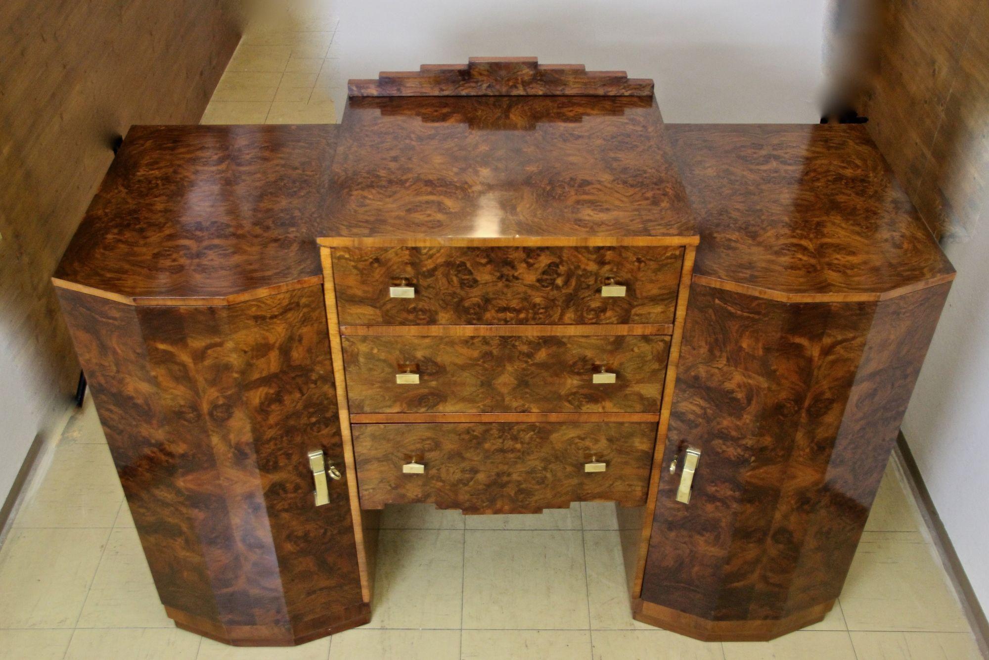 Credenza/Buffet Art Deco del XX secolo - Noce di radica abbinata, AT, 1930 ca. in vendita 3