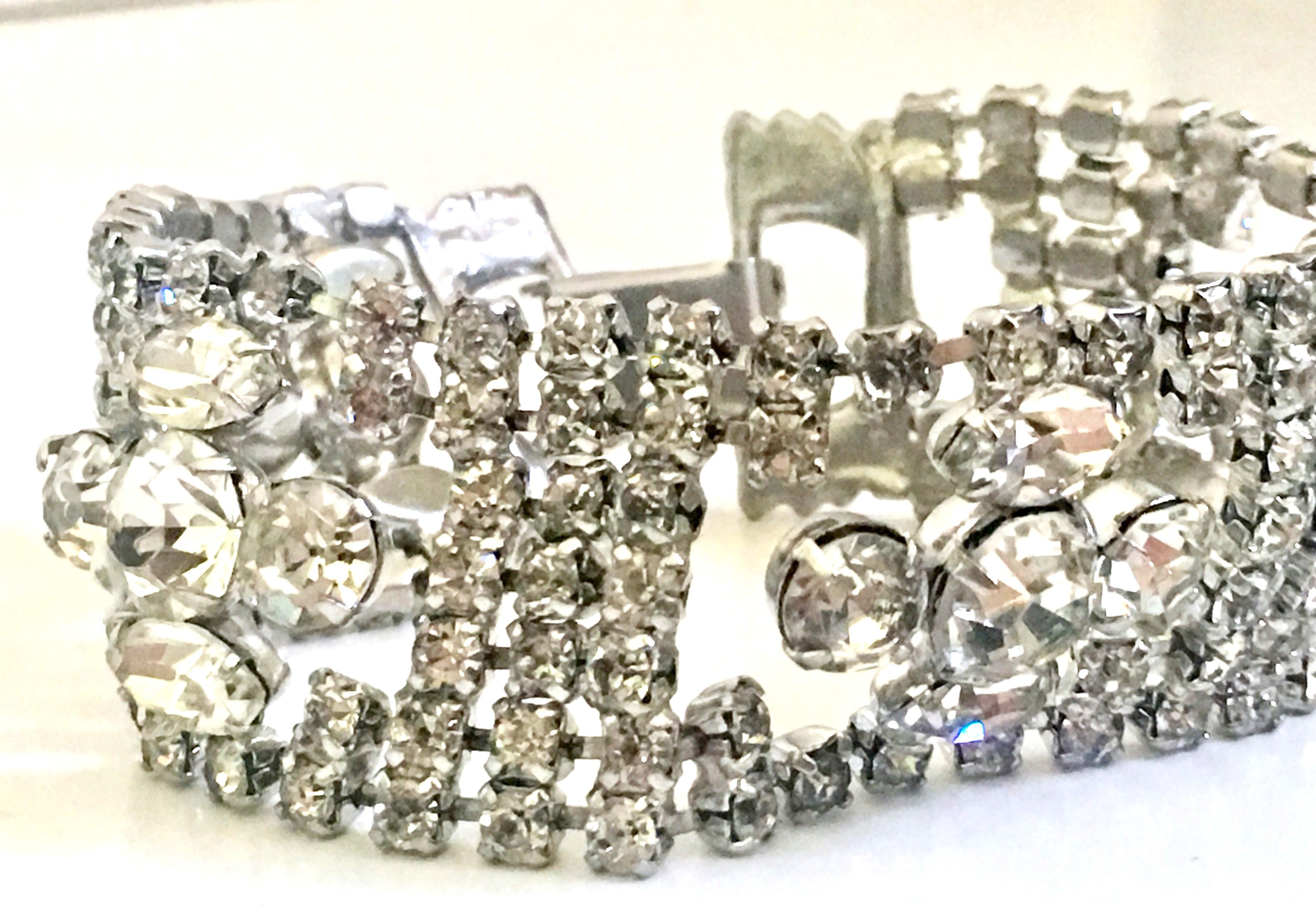 20th Century Art Deco Silver & Austrian Crystal Link Bracelet For Sale 1