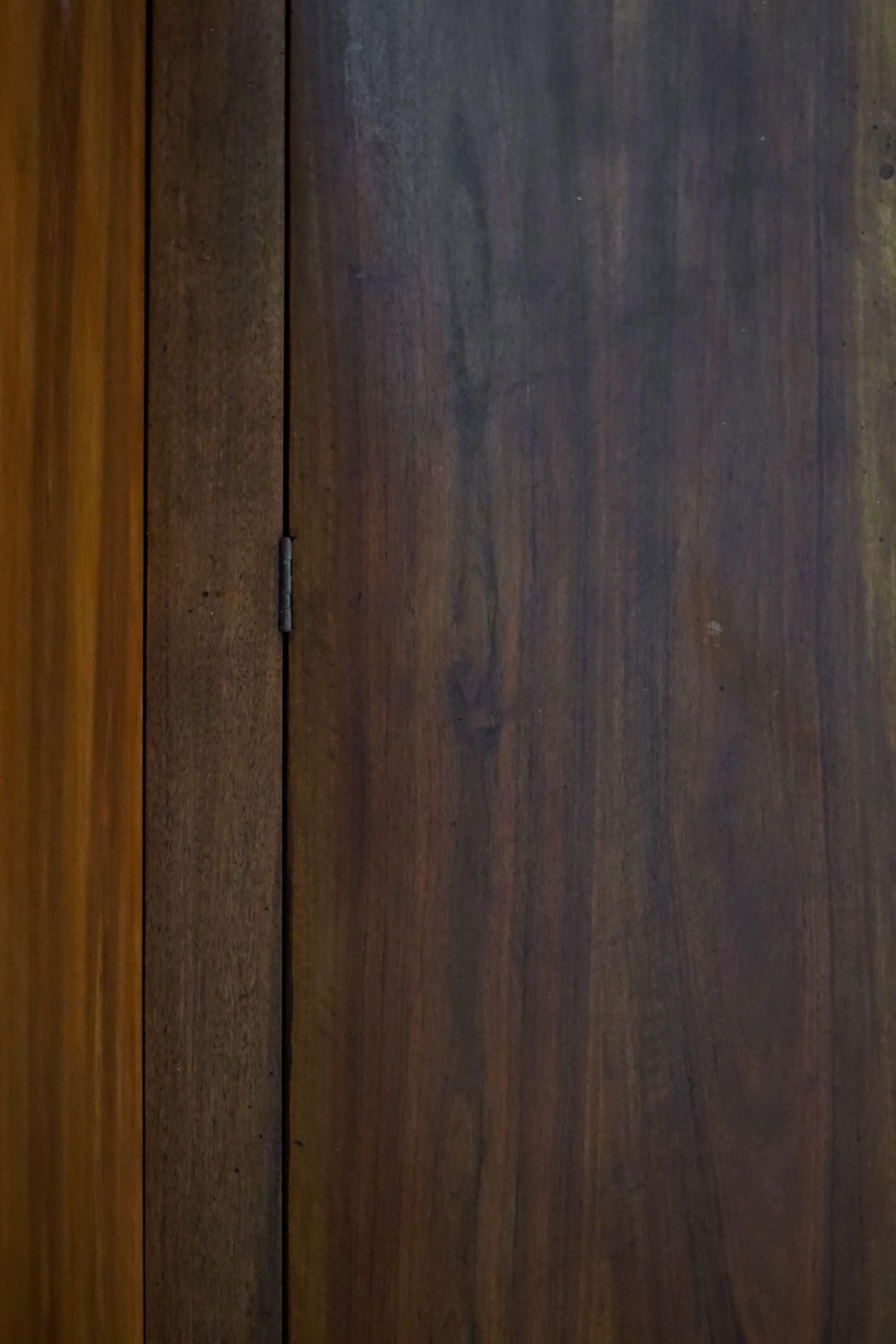20ème siècle  Banc de rangement Art Déco en bois de noyer, par un ébéniste danois en vente 5