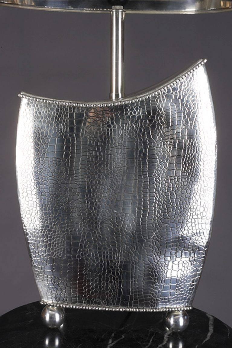 Art déco Lampe de table de style Art Déco du XXe siècle, plaquée argent en vente