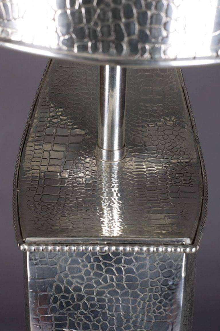 Argent Lampe de table de style Art Déco du XXe siècle, plaquée argent en vente