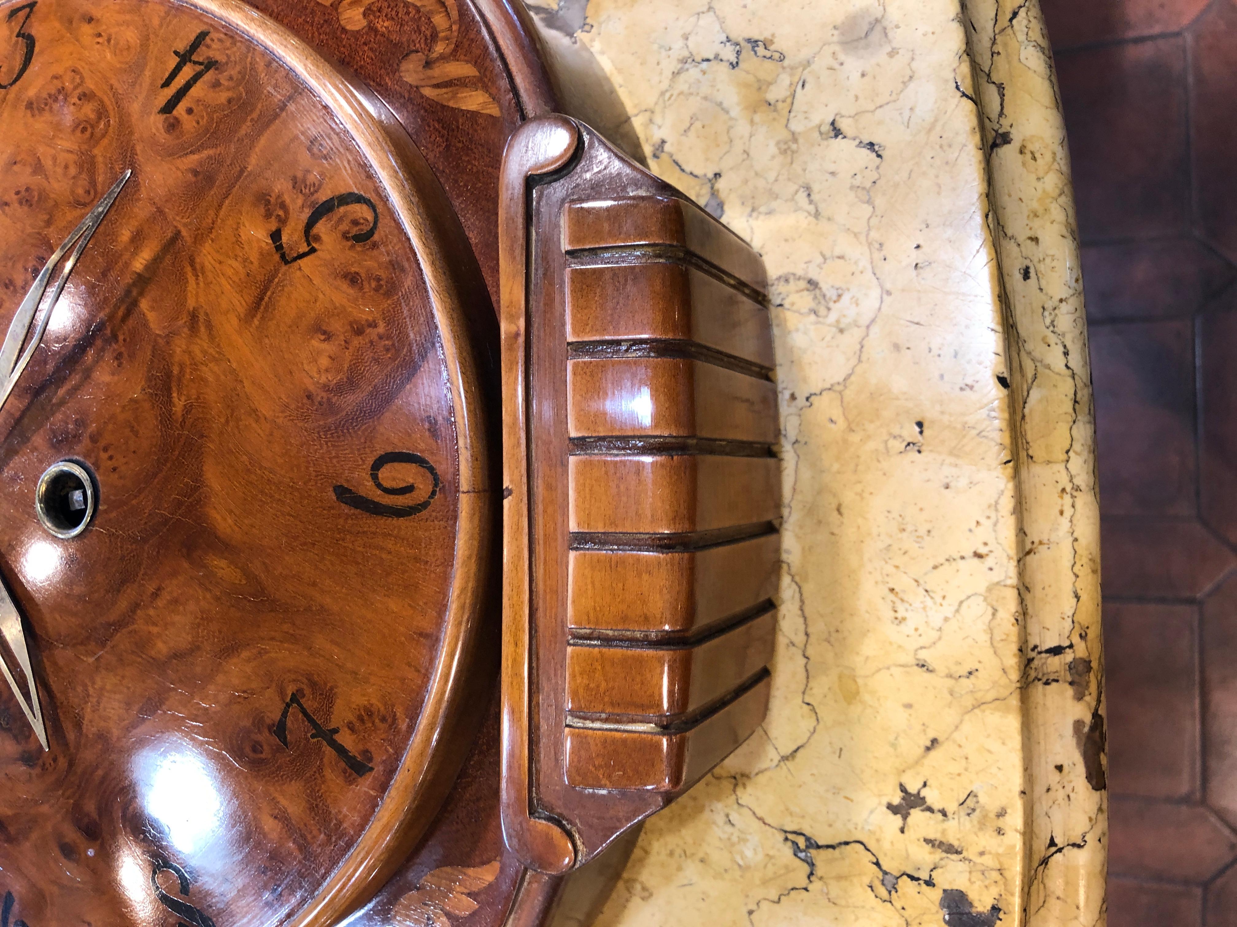 20th Century Art Deco Walnut and Root Inlaid Sweden Clock, 1940s In Good Condition In Roma, RM