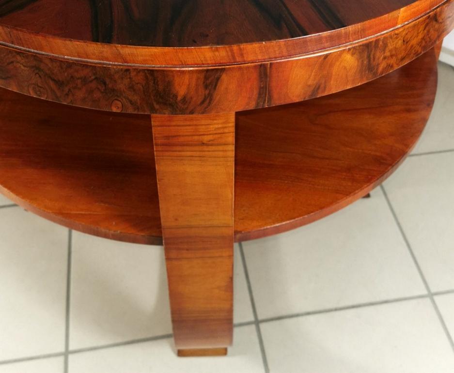 20th Century Art Deco Walnut Round Side Table In Good Condition In Prato, Tuscany