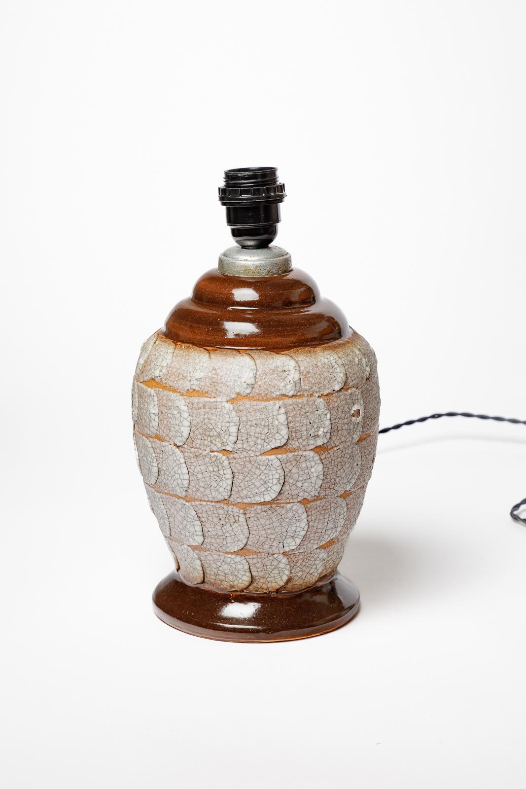 20th century art deco white and brown ceramic table lamp by Louis Dage 1940 In Excellent Condition For Sale In Neuilly-en- sancerre, FR