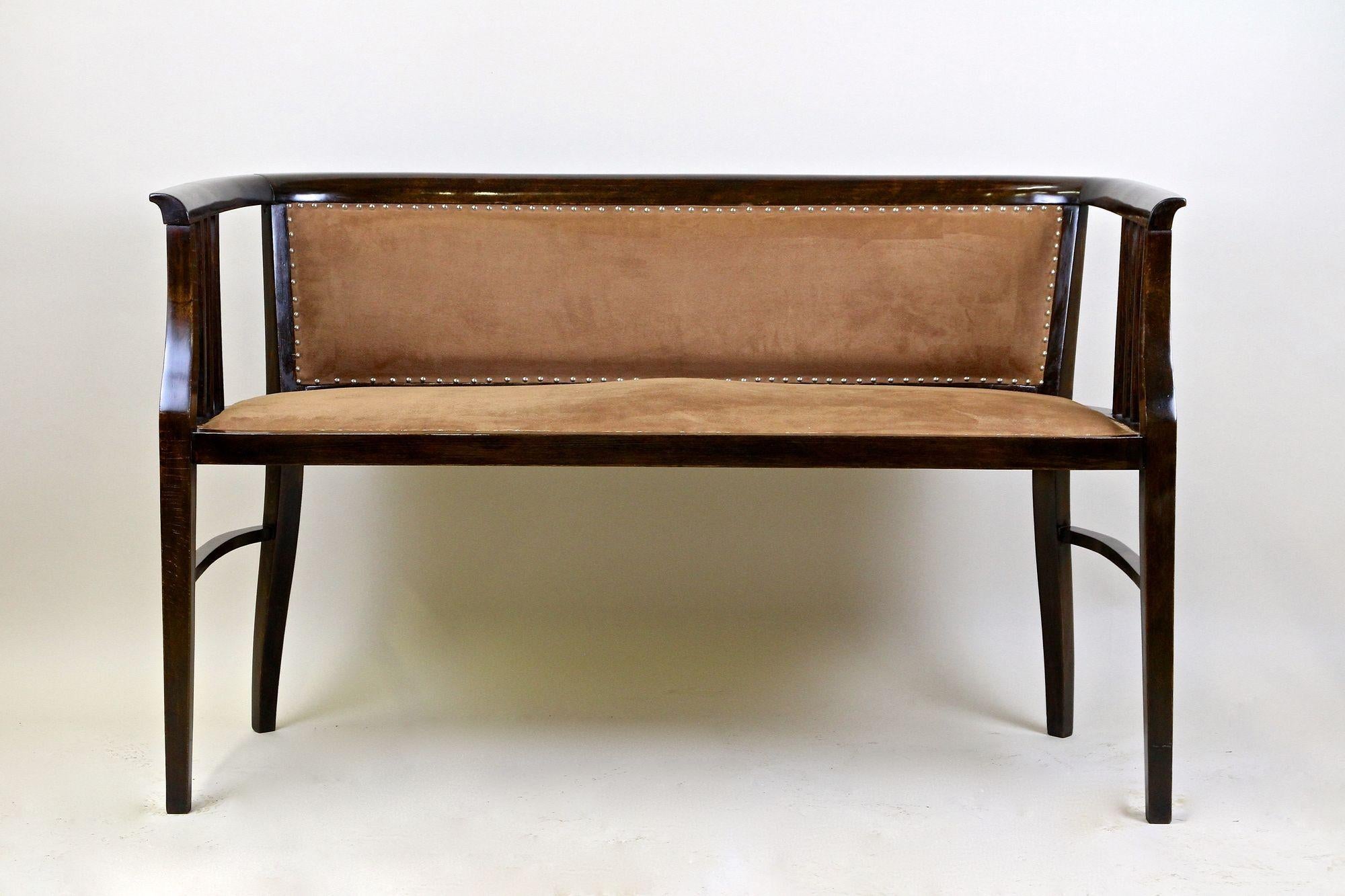 Great looking early 20th century Art Nouveau bentwood bench attributed to the renown company of Jacob & Josef Kohn in Vienna/Austria. The incredible timeless design impresses with fantastic shaped lines. Artfully made around 1910 this bentwood bench