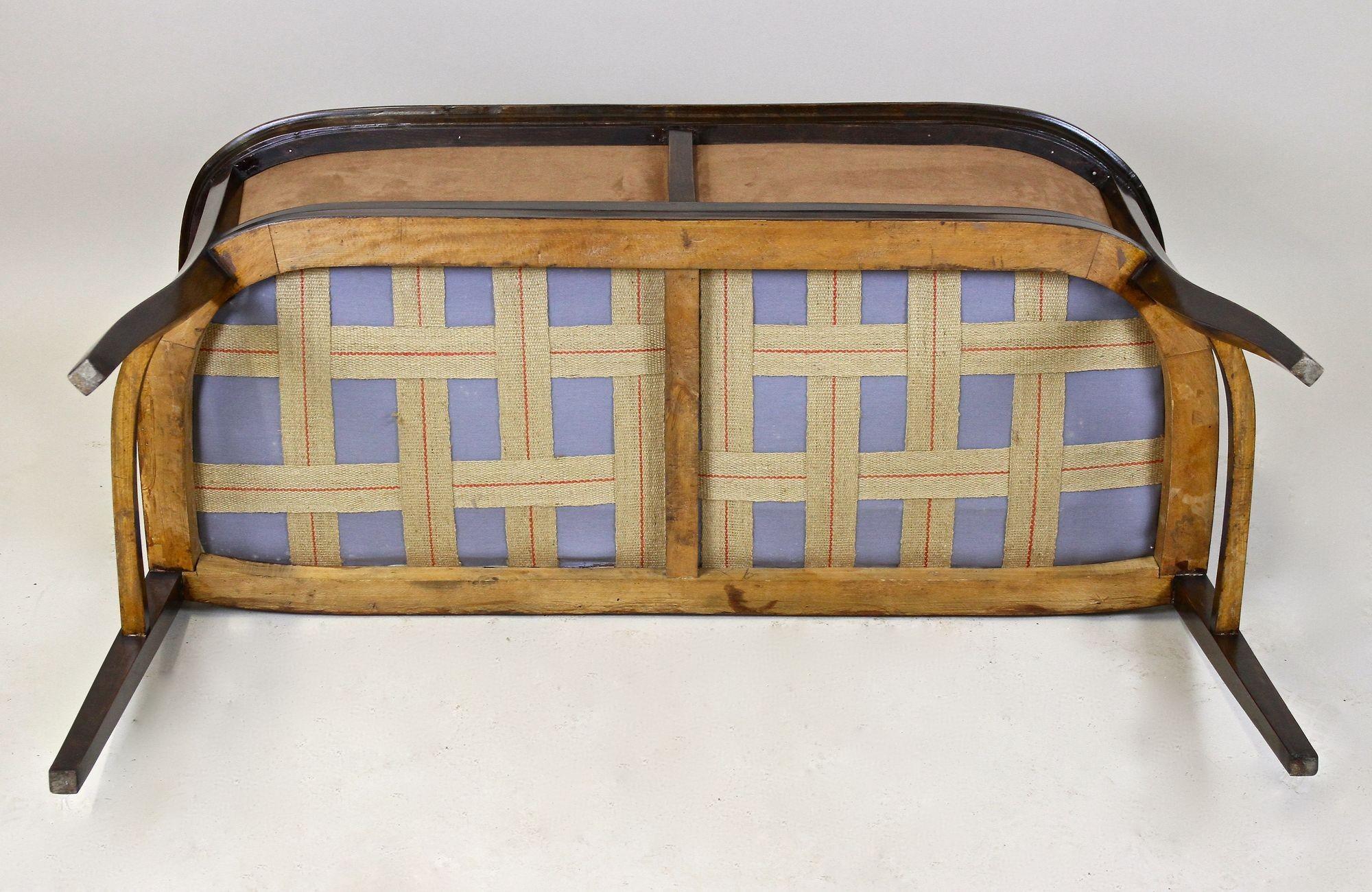 20th Century Art Nouveau Bentwood Bench, Newly Upholstered, Austria, circa 1910 For Sale 14
