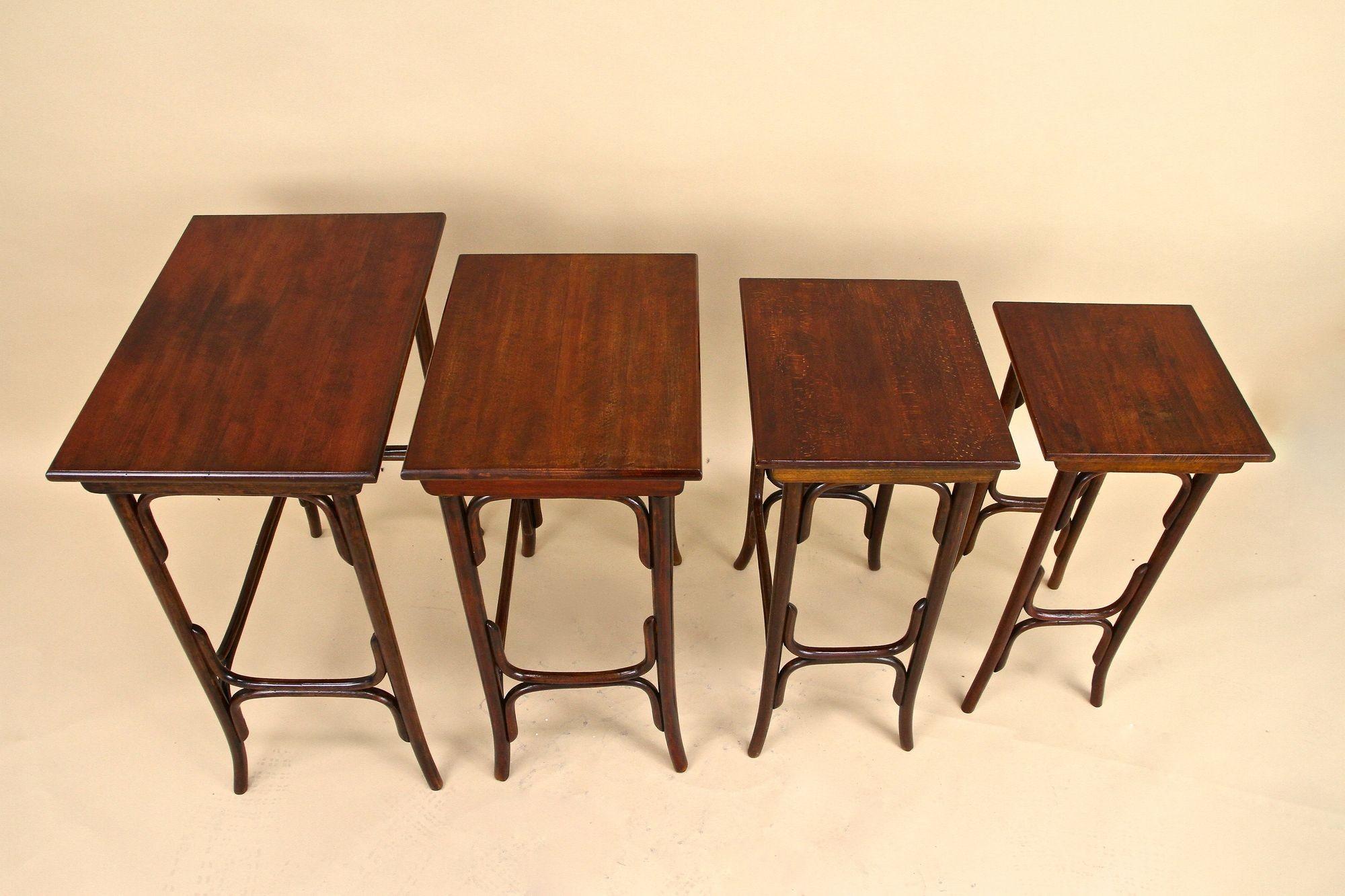 20th Century Art Nouveau Bentwood Nesting Tables by Thonet, Austria circa 1905 For Sale 4