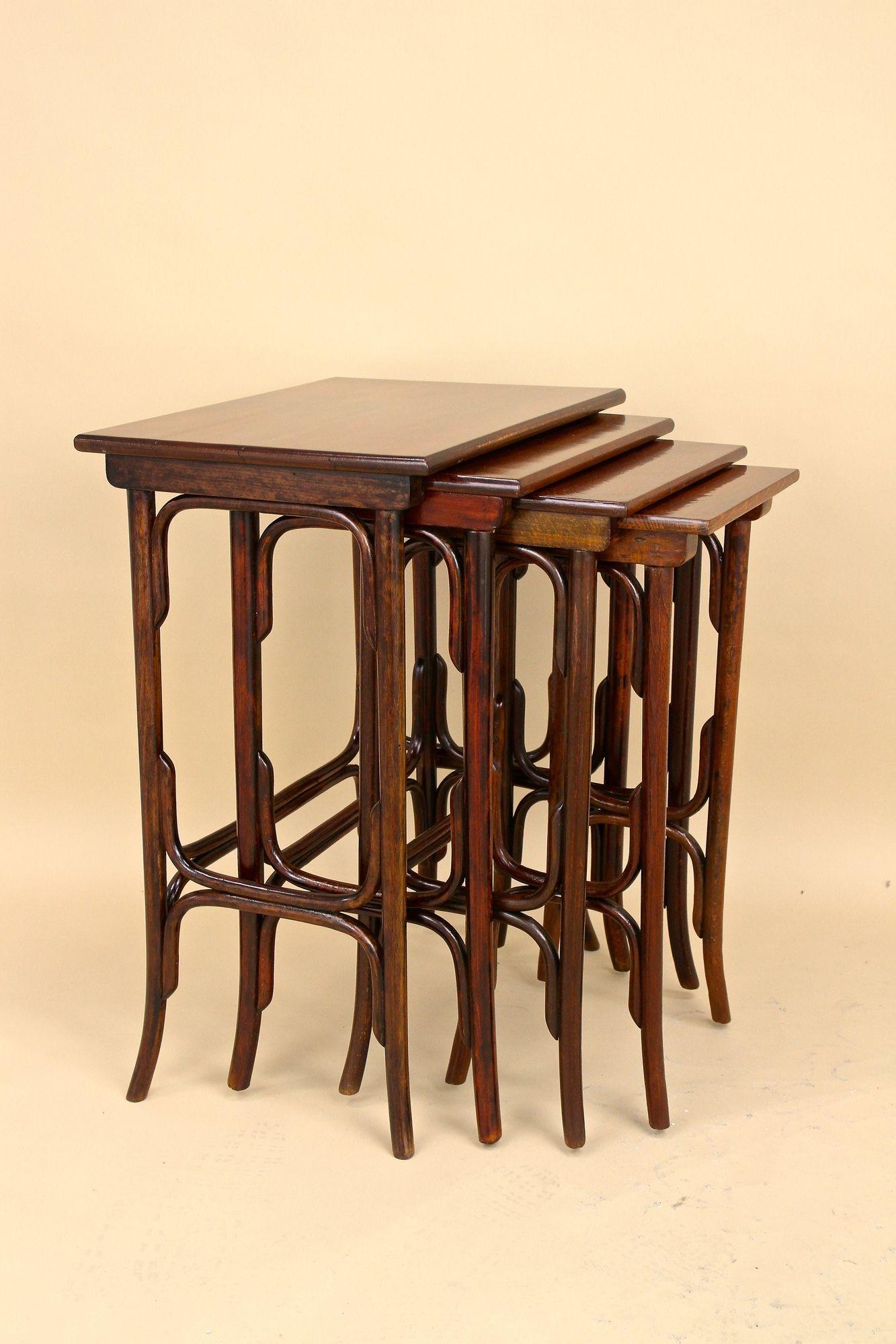 20th Century Art Nouveau Bentwood Nesting Tables by Thonet, Austria circa 1905 For Sale 5