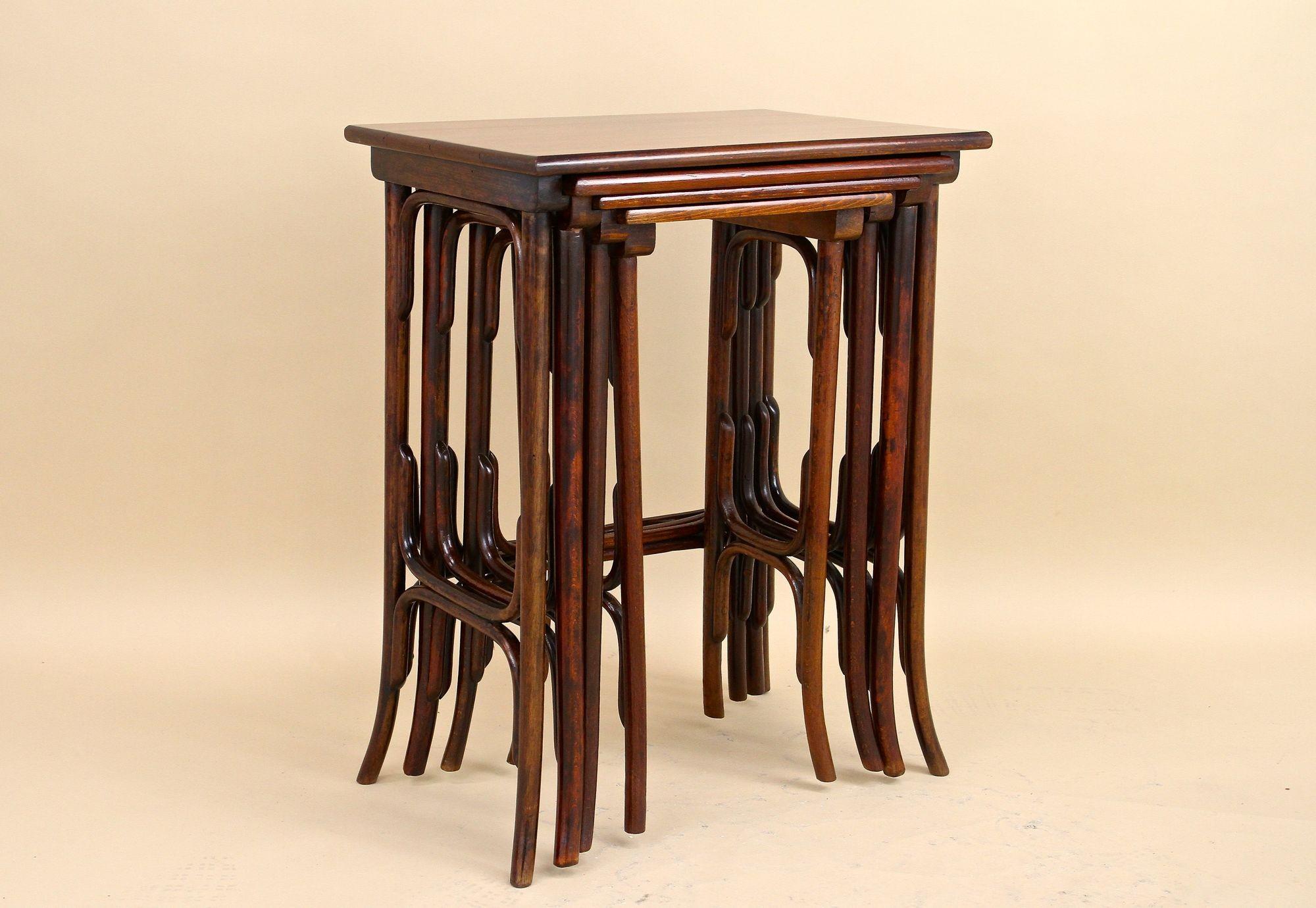 20th Century Art Nouveau Bentwood Nesting Tables by Thonet, Austria circa 1905 For Sale 7