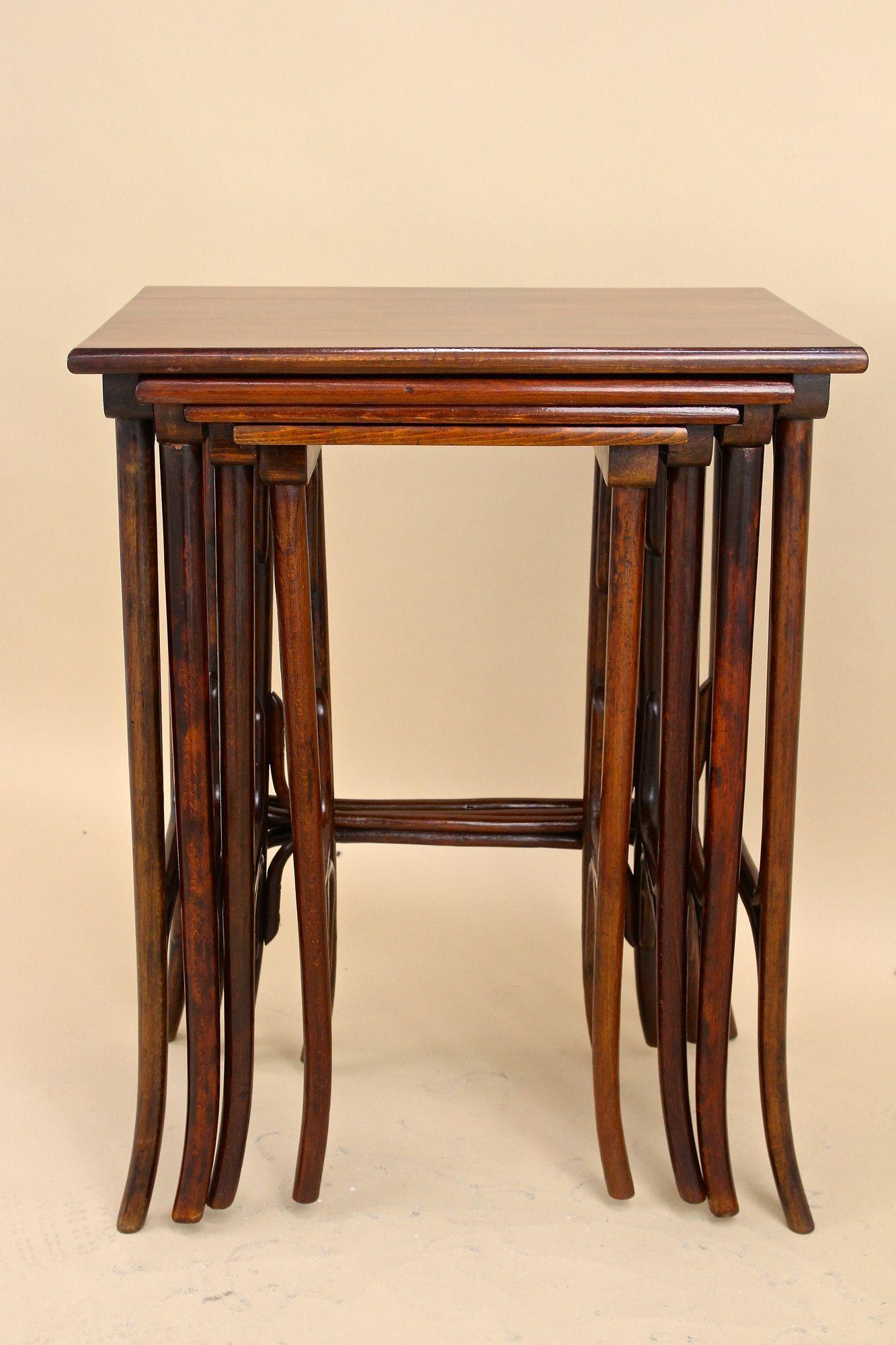 20th Century Art Nouveau Bentwood Nesting Tables by Thonet, Austria circa 1905 For Sale 8