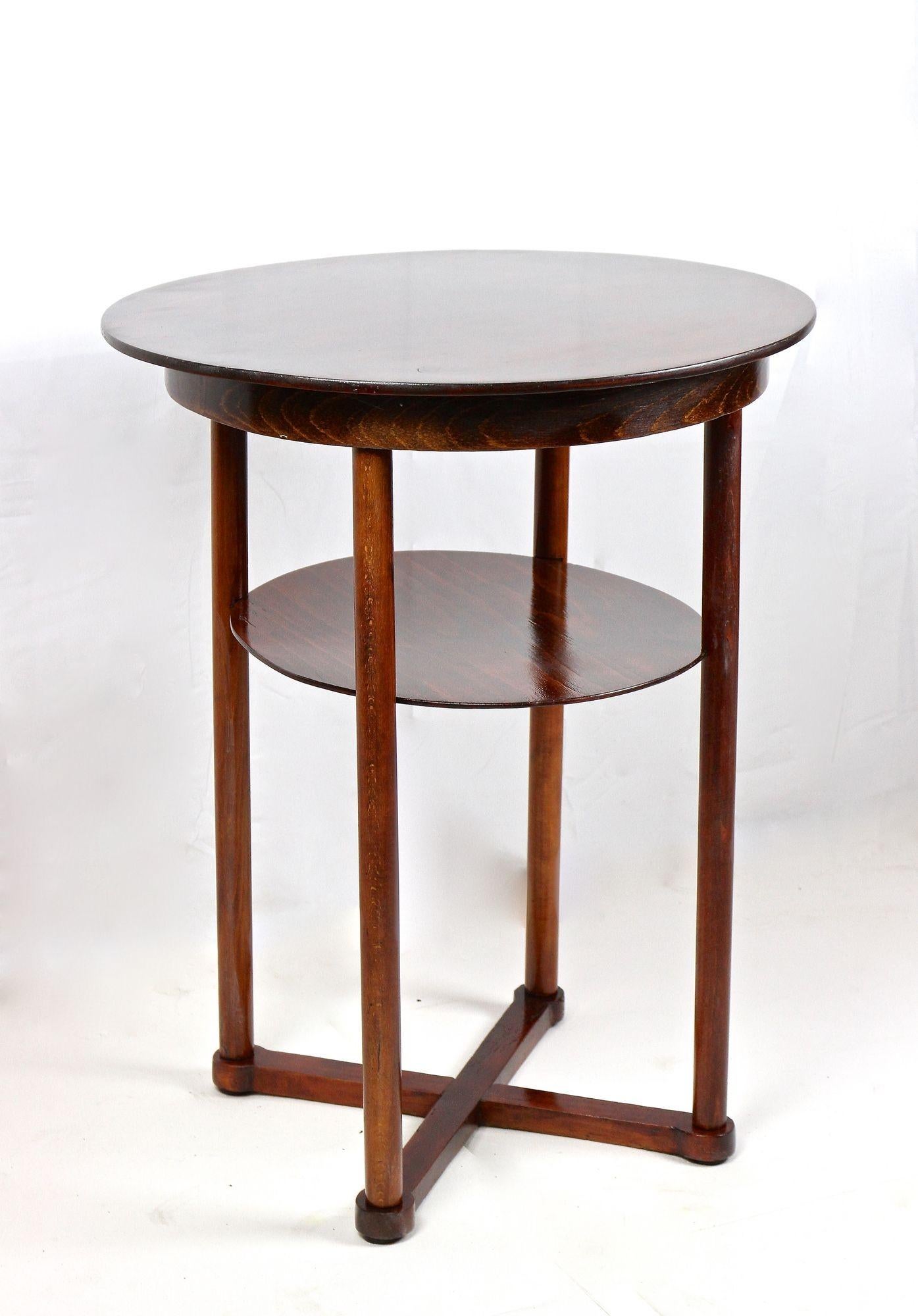 Table d'appoint Art Nouveau du XXe siècle en bois cintré par Mundus Vienne, Autriche, vers 1902 en vente 4