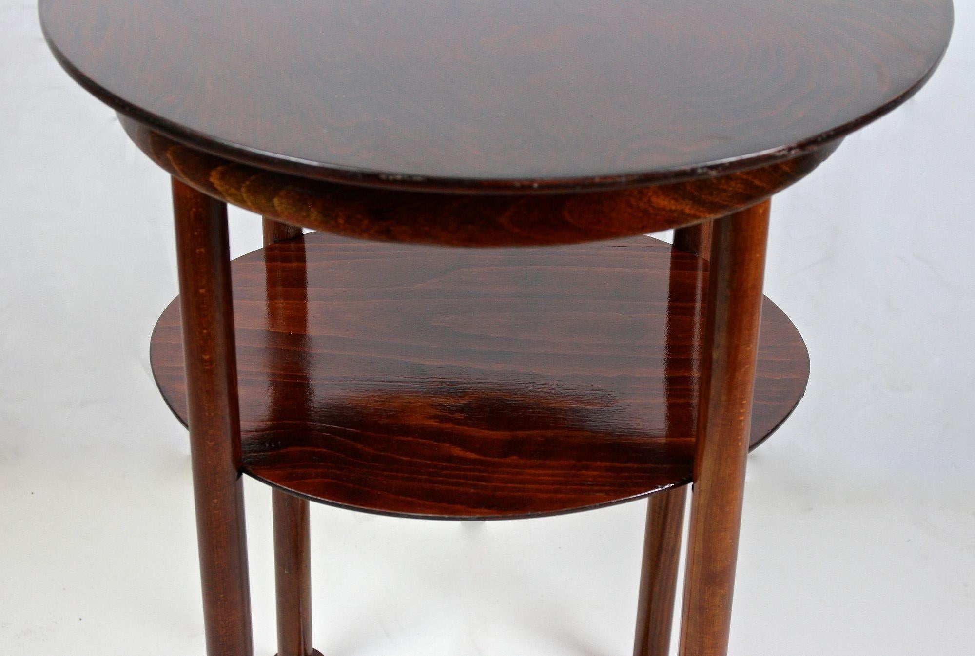 20th Century Art Nouveau Bentwood Side Table by Mundus Vienna, Austria ca. 1902 In Good Condition For Sale In Lichtenberg, AT
