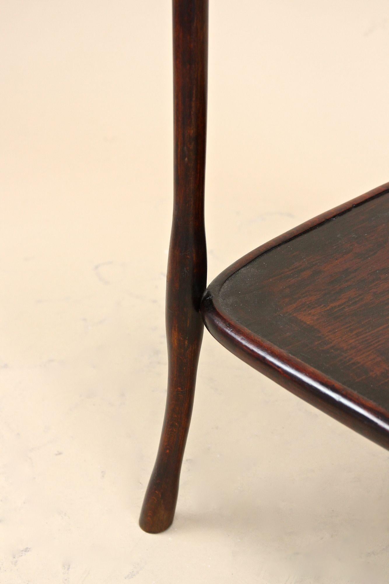 20. Jahrhundert Jugendstil Beistelltisch aus Bugholz Nr. 960 von J & J Kohn, AT ca. 1910 im Angebot 9