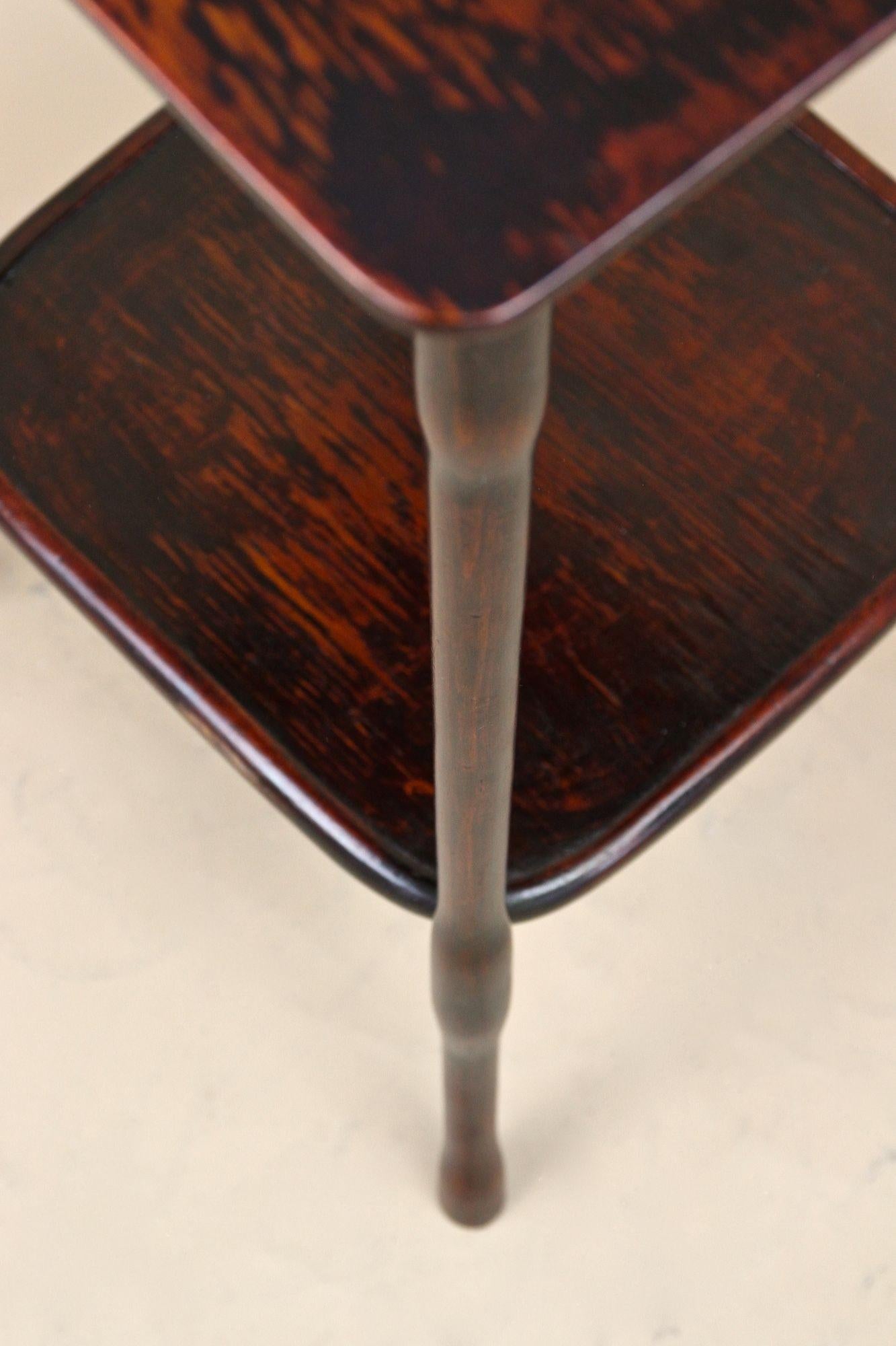 20. Jahrhundert Jugendstil Beistelltisch aus Bugholz Nr. 960 von J & J Kohn, AT ca. 1910 (Poliert) im Angebot