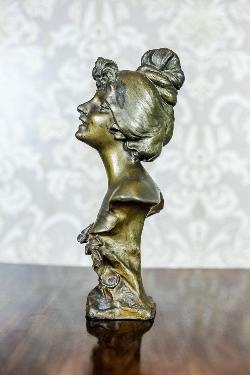20th Century Art Nouveau Bust of a Woman In Good Condition In Opole, PL