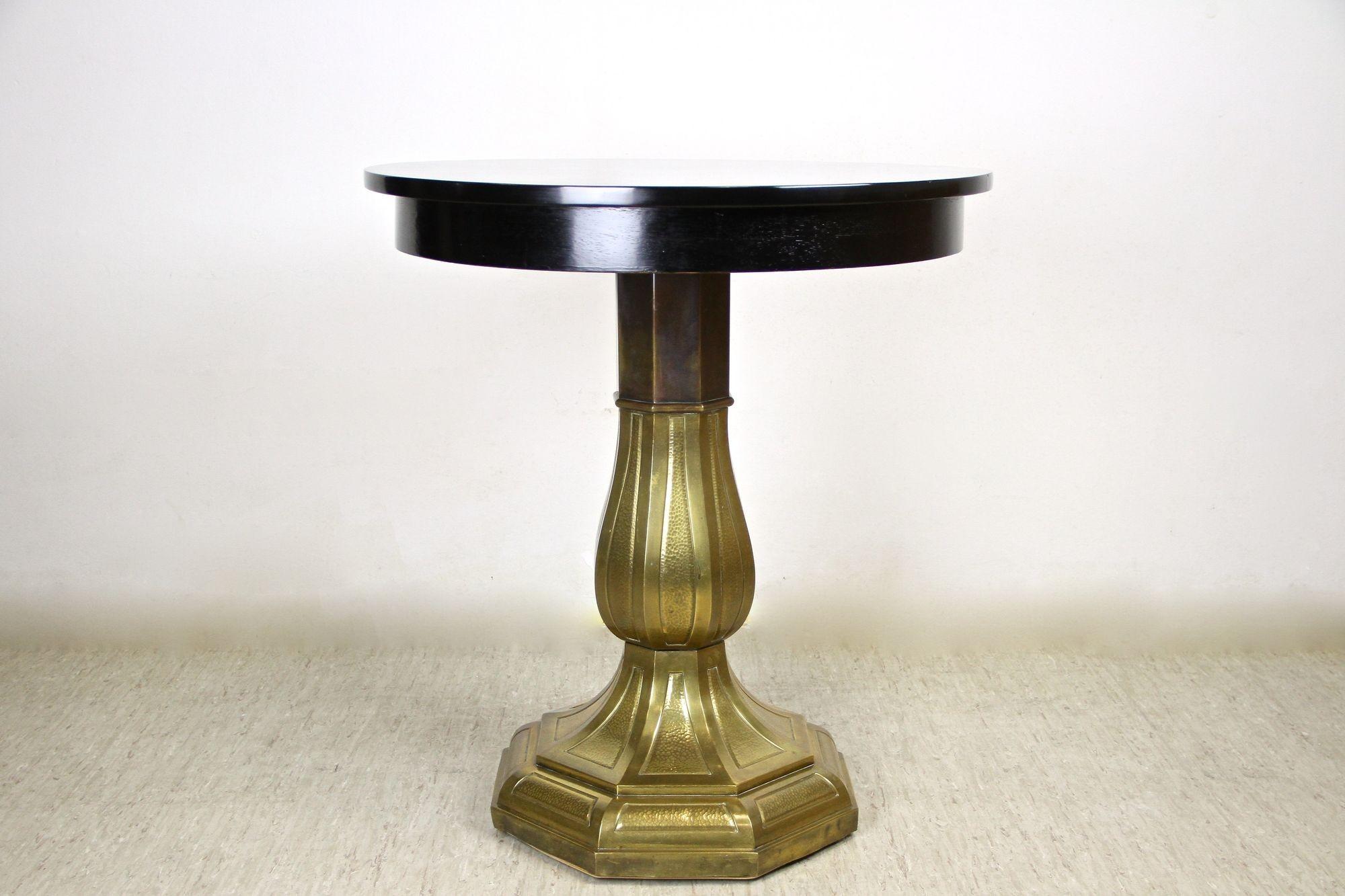 Table basse/table d'appoint Art nouveau du 20ème siècle avec base en laiton, Autriche, vers 1910 en vente 6