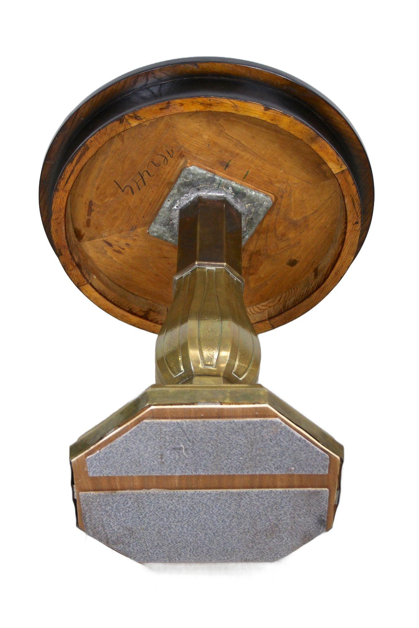 Table basse/table d'appoint Art nouveau du 20ème siècle avec base en laiton, Autriche, vers 1910 en vente 7