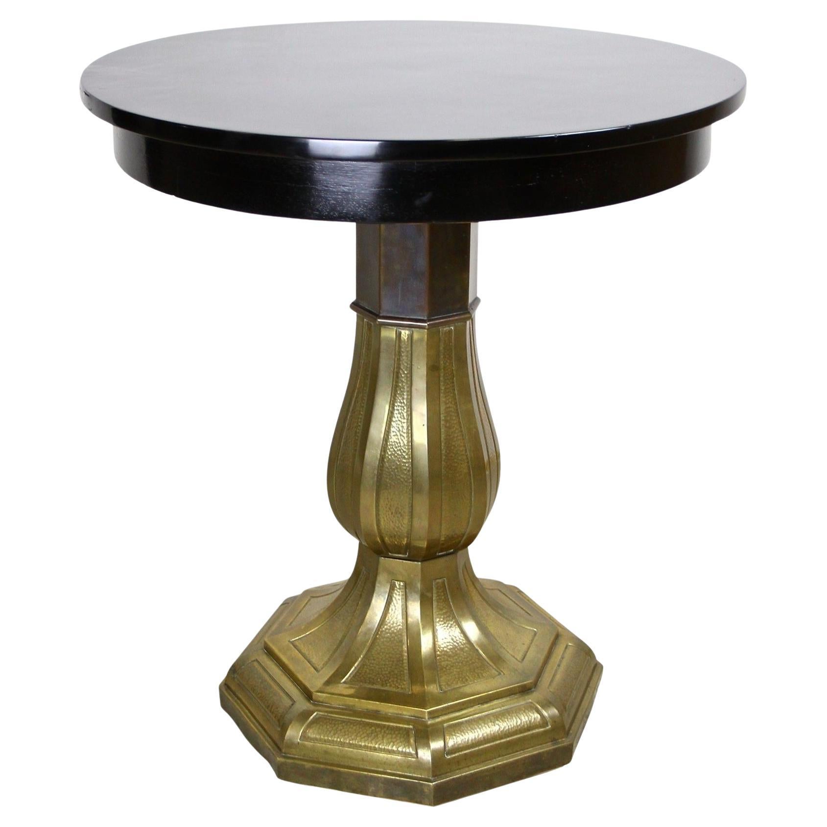 Table basse/table d'appoint Art nouveau du 20ème siècle avec base en laiton, Autriche, vers 1910 en vente