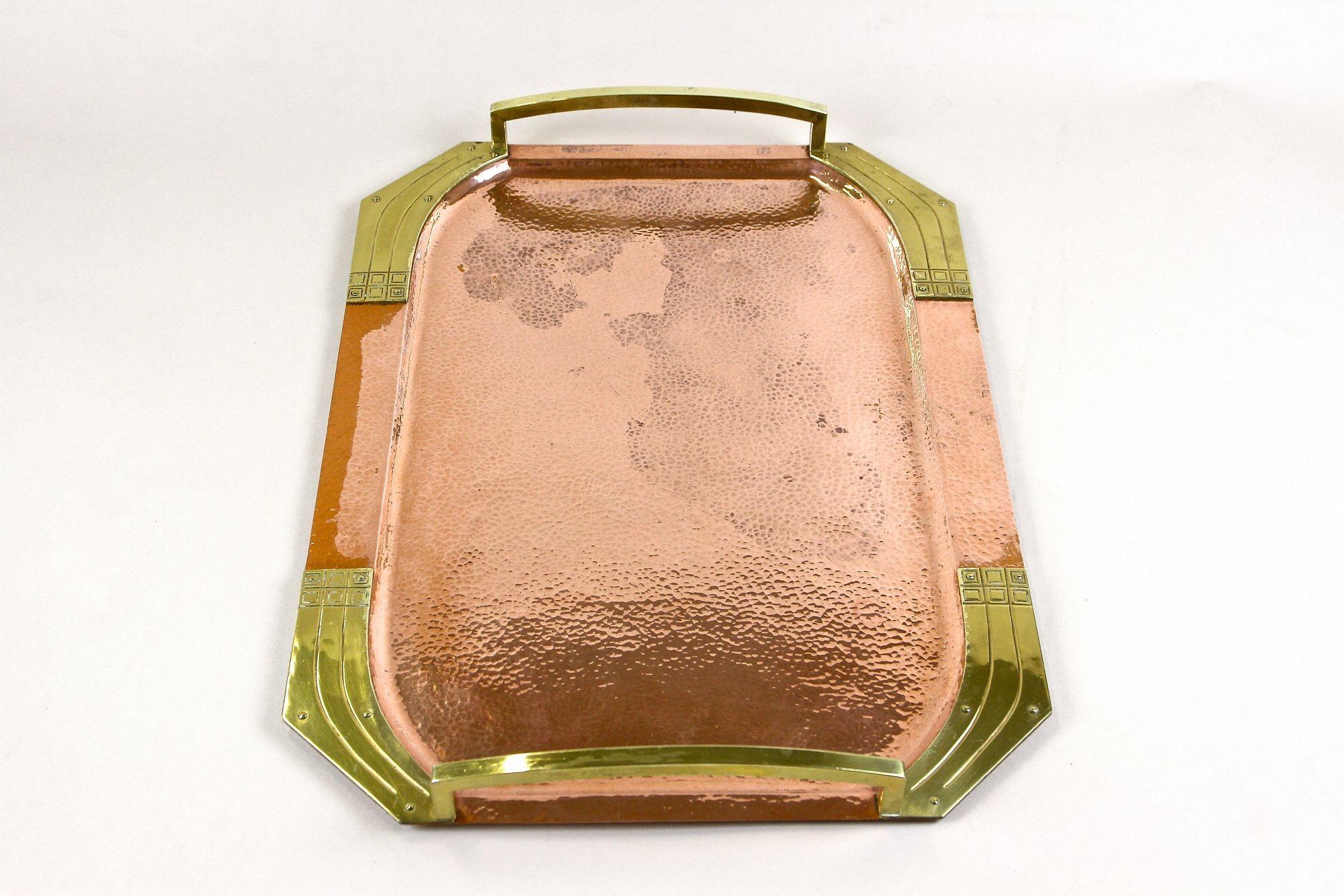 Jugendstil-Kupfertablett des 20. Jahrhunderts, vergoldete Messinggriffe, AT um 1900 im Angebot 6