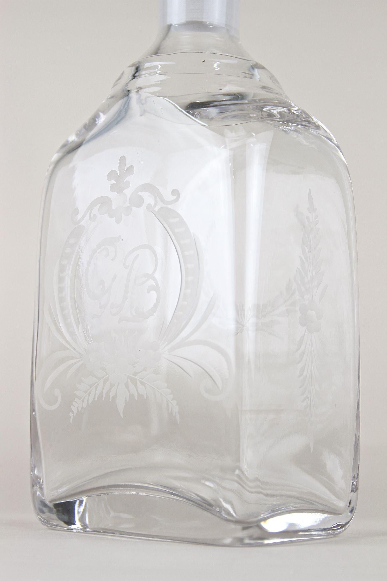 Austriaco Decanter Art Nouveau del XX secolo / Bottiglia di vetro per liquori, inciso, AT 1915 ca. in vendita