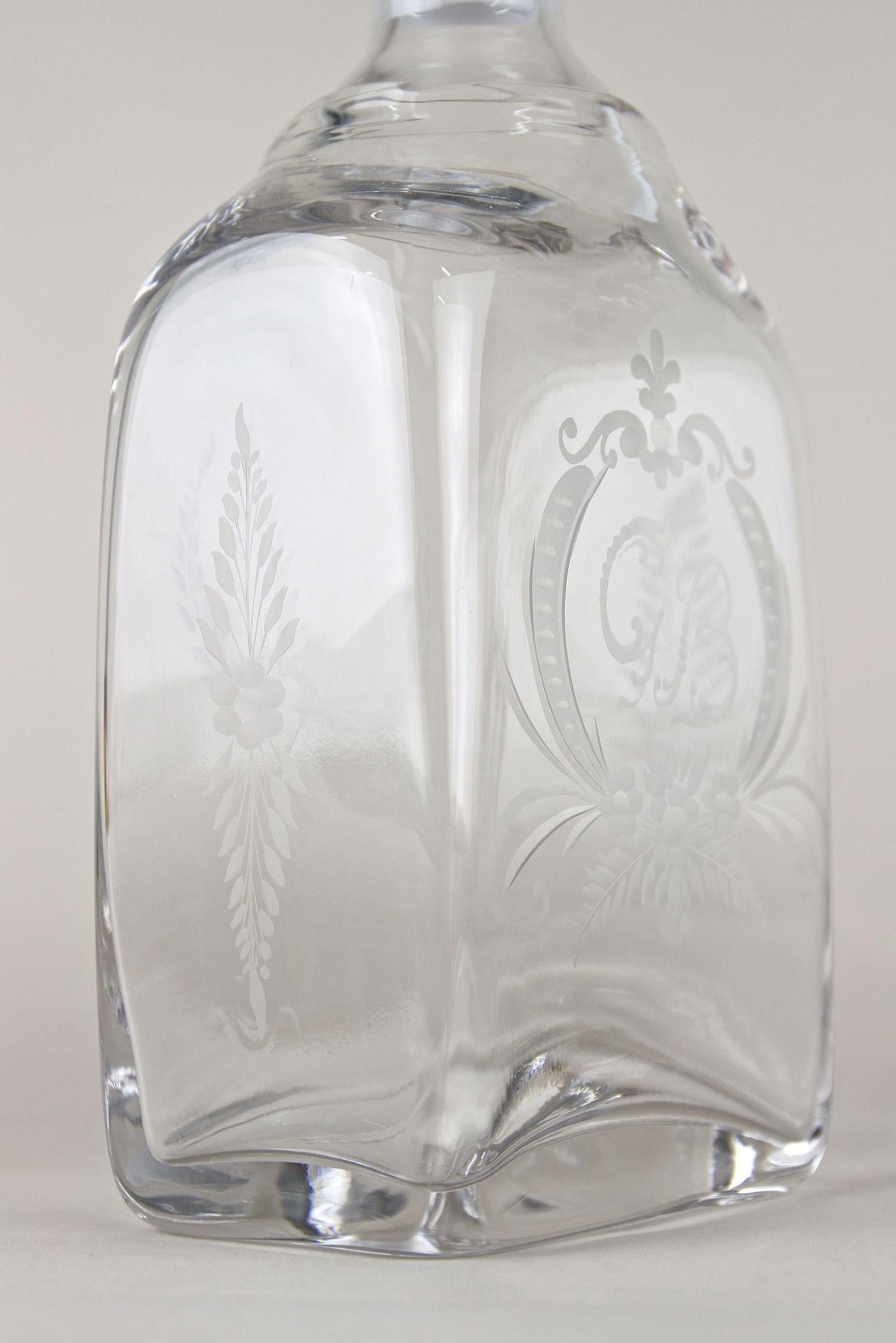 Fatto a mano Decanter Art Nouveau del XX secolo / Bottiglia di vetro per liquori, inciso, AT 1915 ca. in vendita