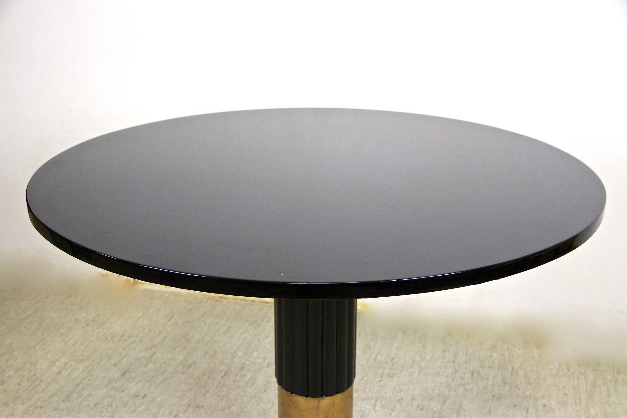 Lacquered 20th Century Art Nouveau Dining/ Salon Suite with Round Table by Thonet, AT 1910 For Sale