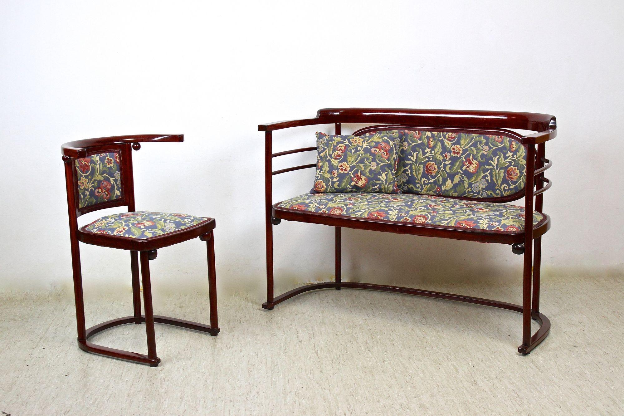 Juego de asientos de madera curvada 