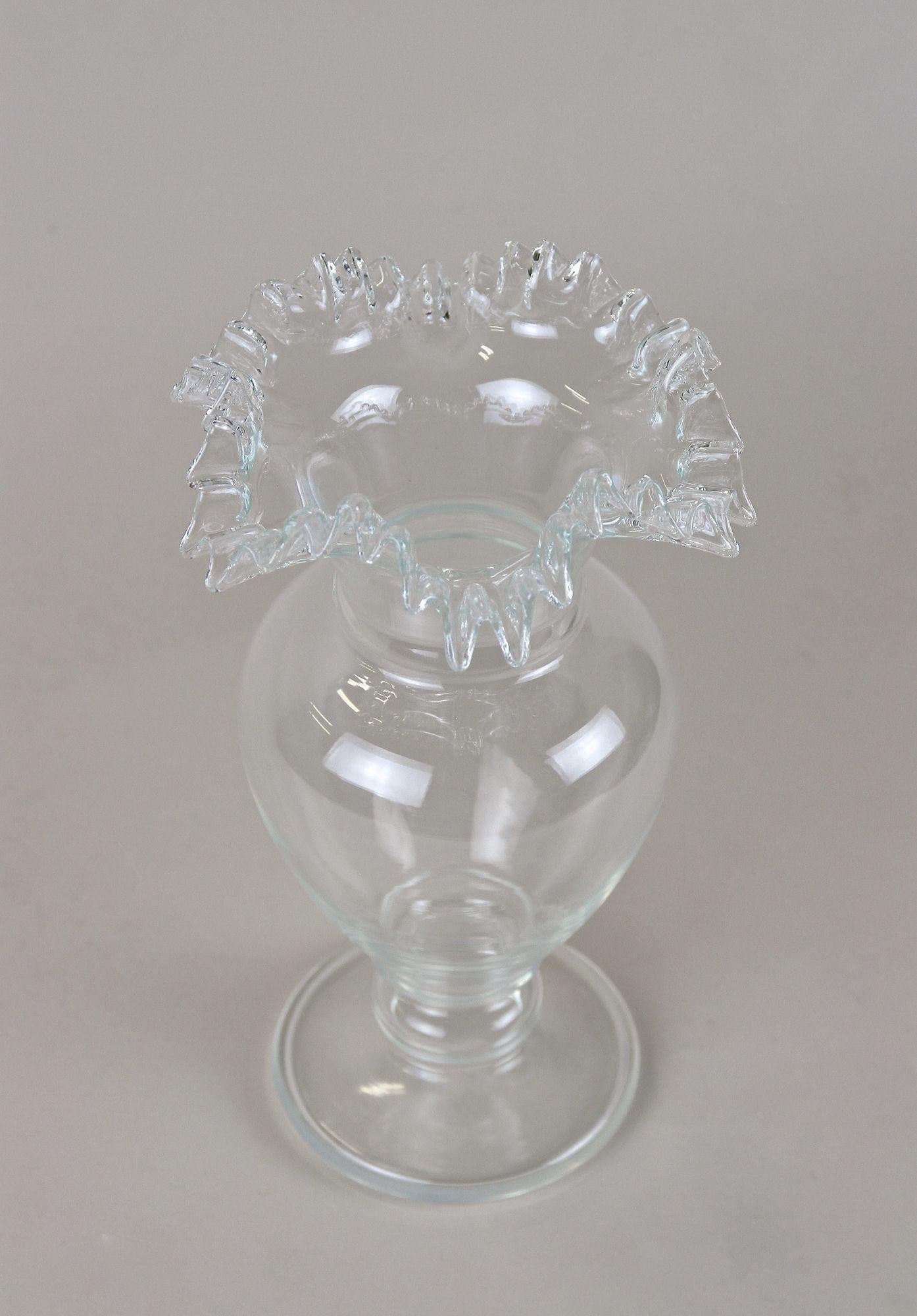 20th Century Art Nouveau Frilly Glass Vase, Austria, circa 1910 For Sale 13