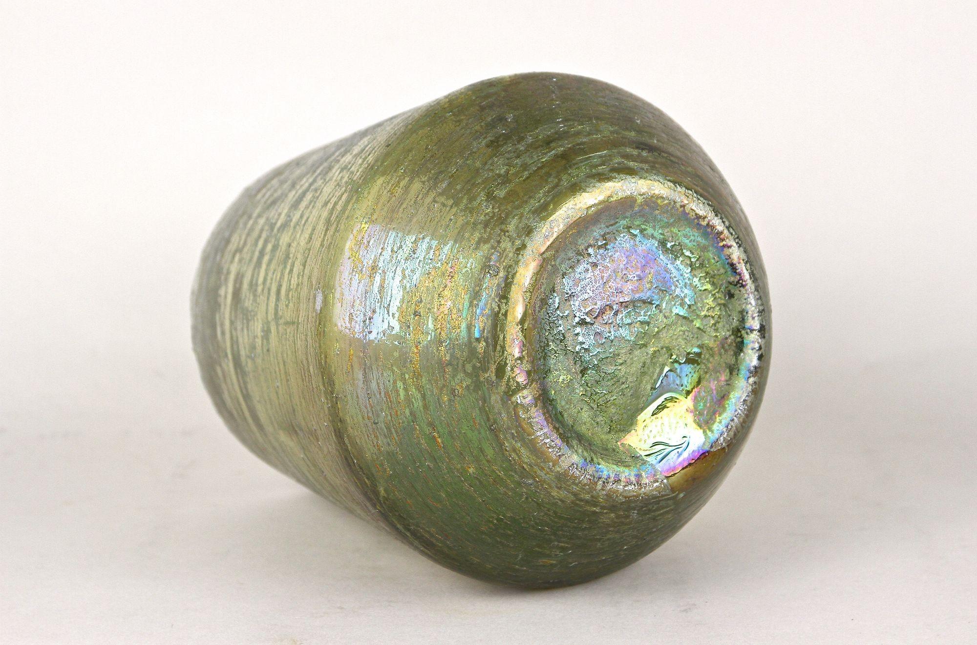 20th Century Art Nouveau Glass Vase, Iridescent - Bohemia ca. 1910 in vendita 8