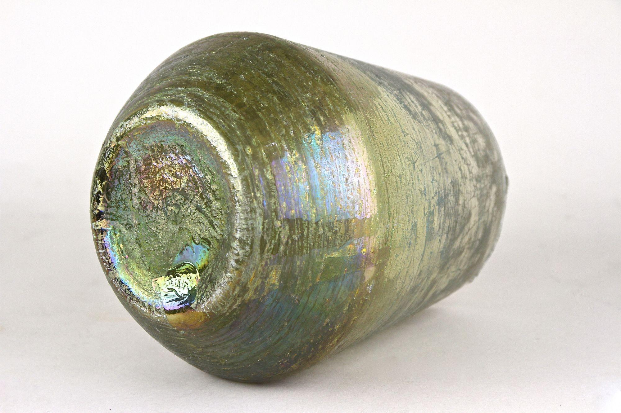 20th Century Art Nouveau Glass Vase, Iridescent - Bohemia ca. 1910 in vendita 9