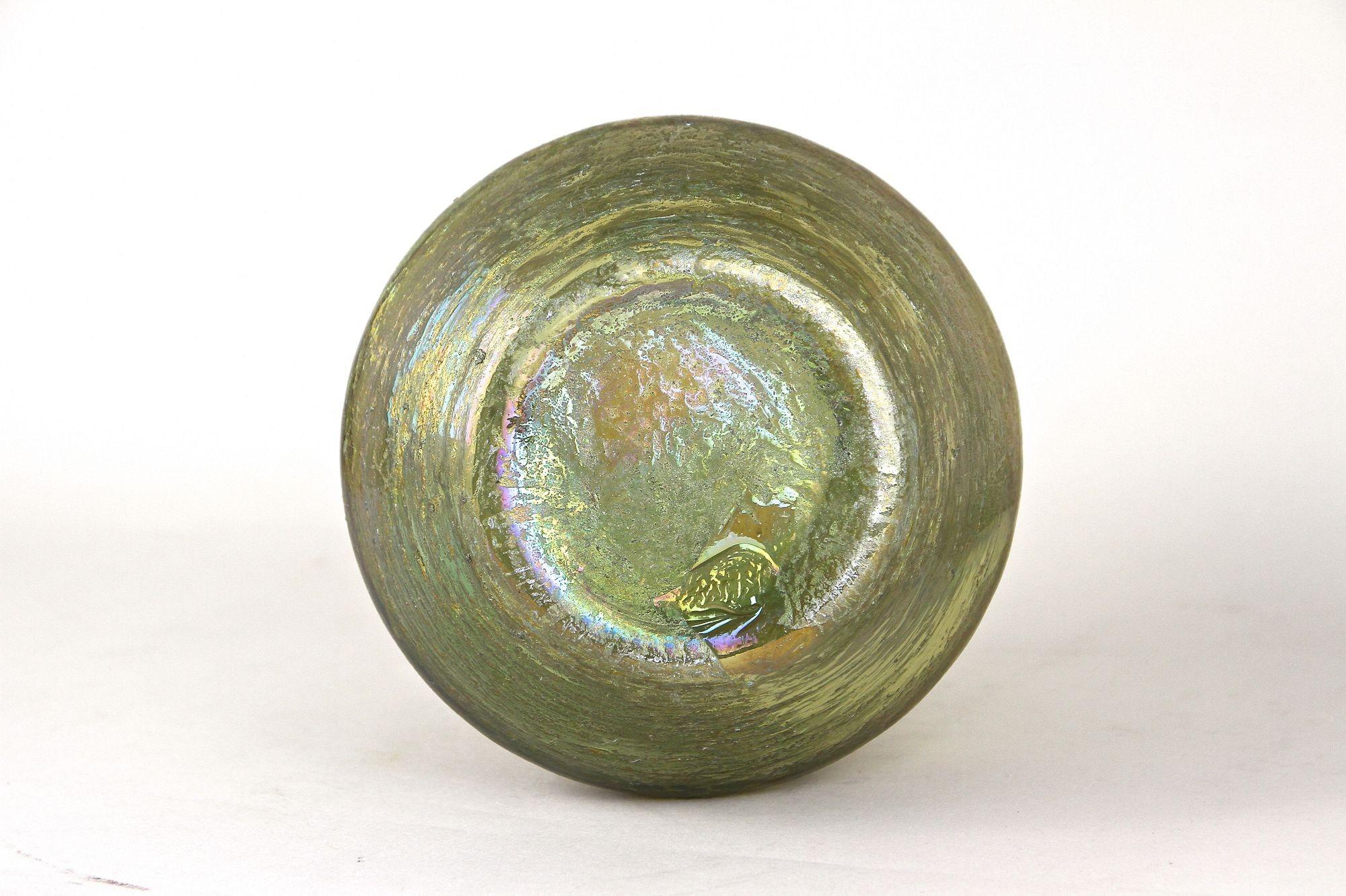 20th Century Art Nouveau Glass Vase, Iridescent - Bohemia ca. 1910 in vendita 10