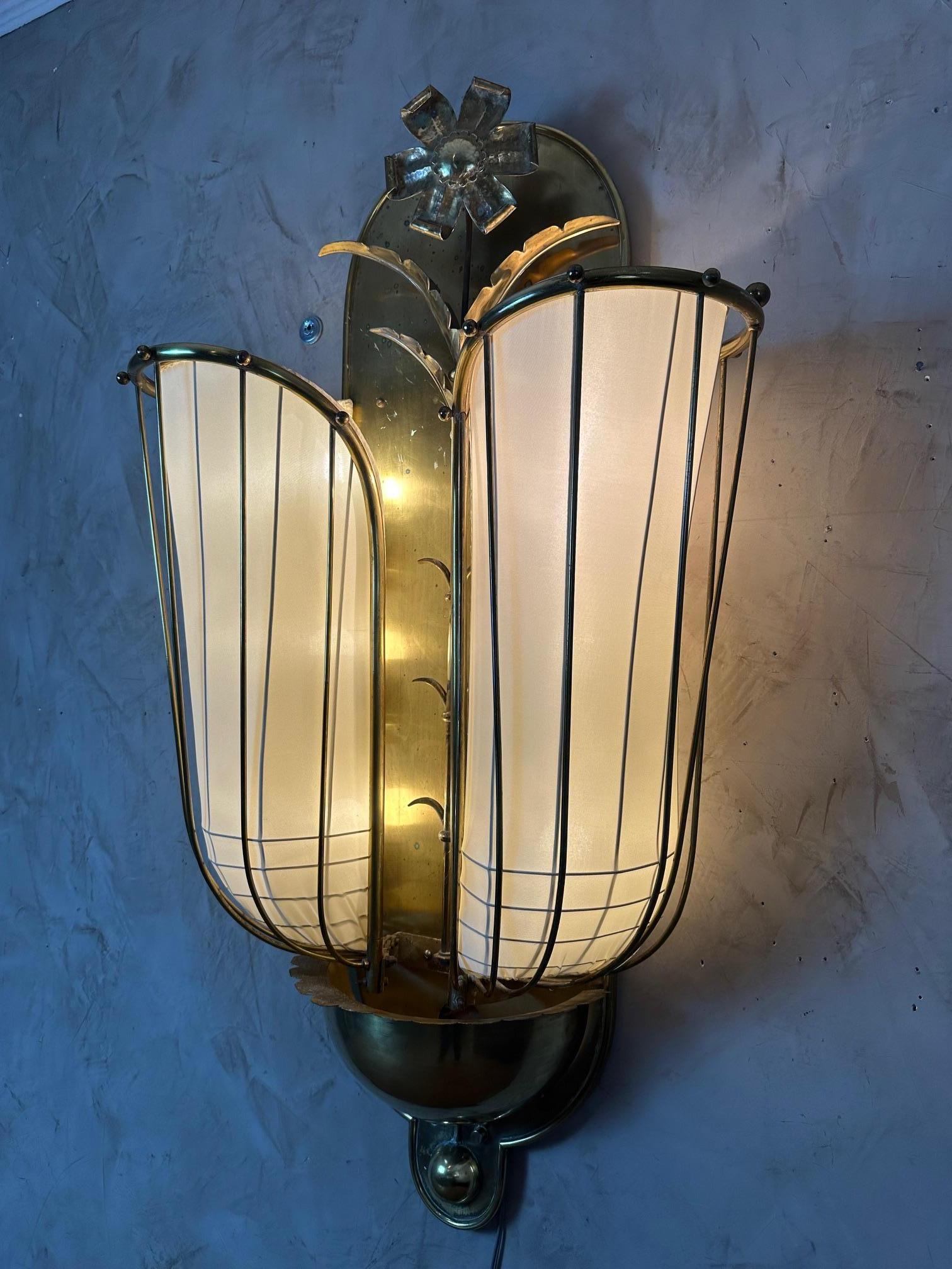Autrichien Art nouveau du XXe siècle dans le goût de JL Lobmeyr Applique en laiton, années 1925 en vente
