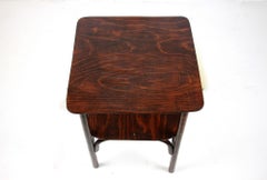 Mesita auxiliar de madera curvada de estilo Art Nouveau del siglo XX, de J&J Kohn, Austria, hacia 1910