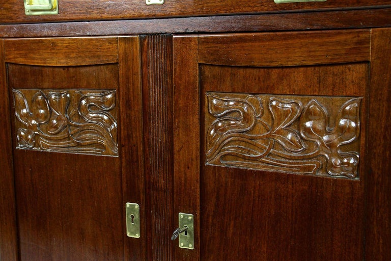 20th Century Art Nouveau Mahogany Buffet Cabinet, Austria ca. 1910 5