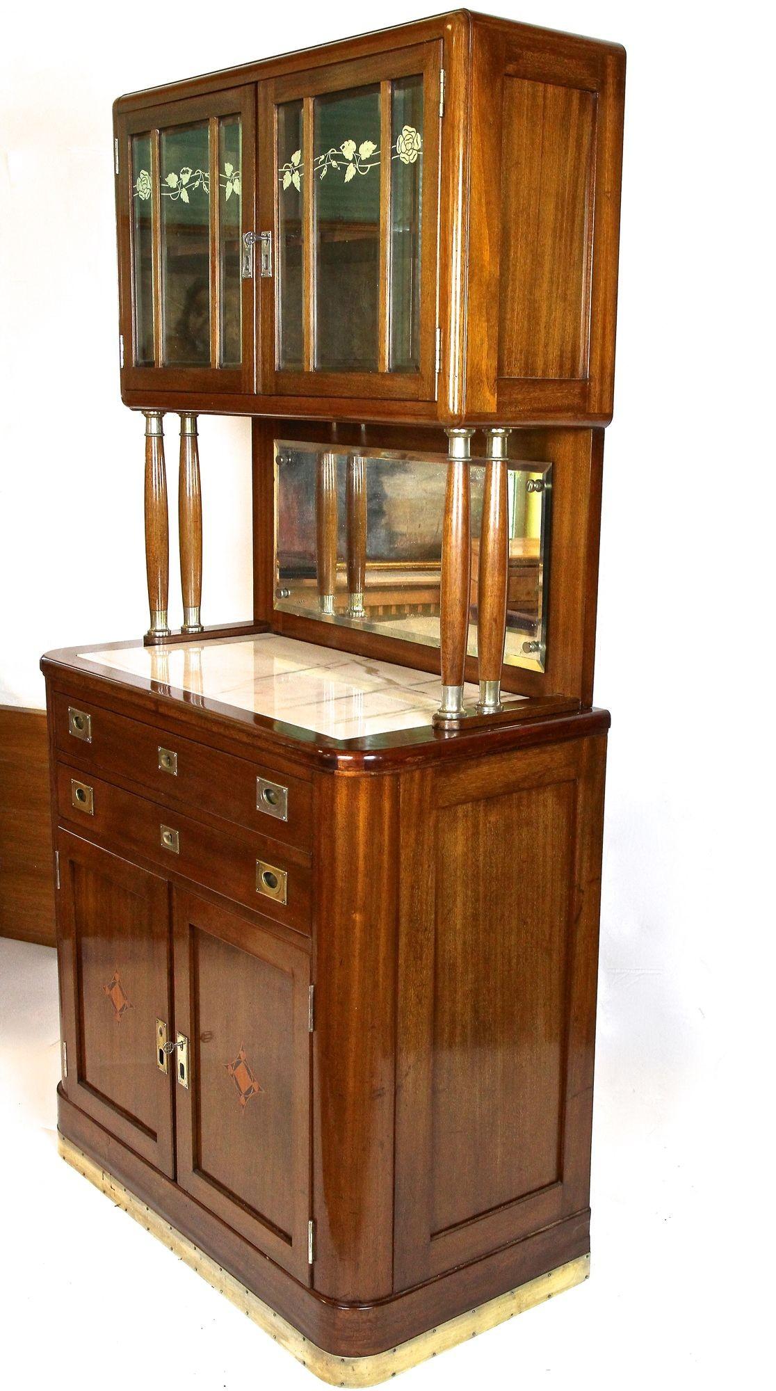Buffet/armoire en acajou Art nouveau du 20e siècle par H. Bäck, Autriche vers 1910 en vente 11