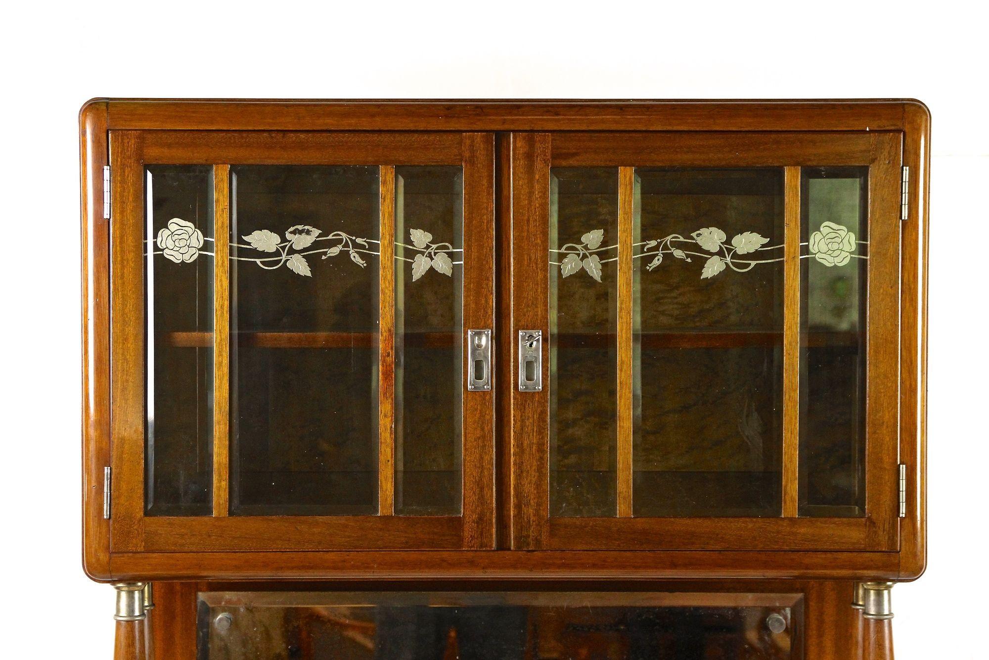 Poli Buffet/armoire en acajou Art nouveau du 20e siècle par H. Bäck, Autriche vers 1910 en vente