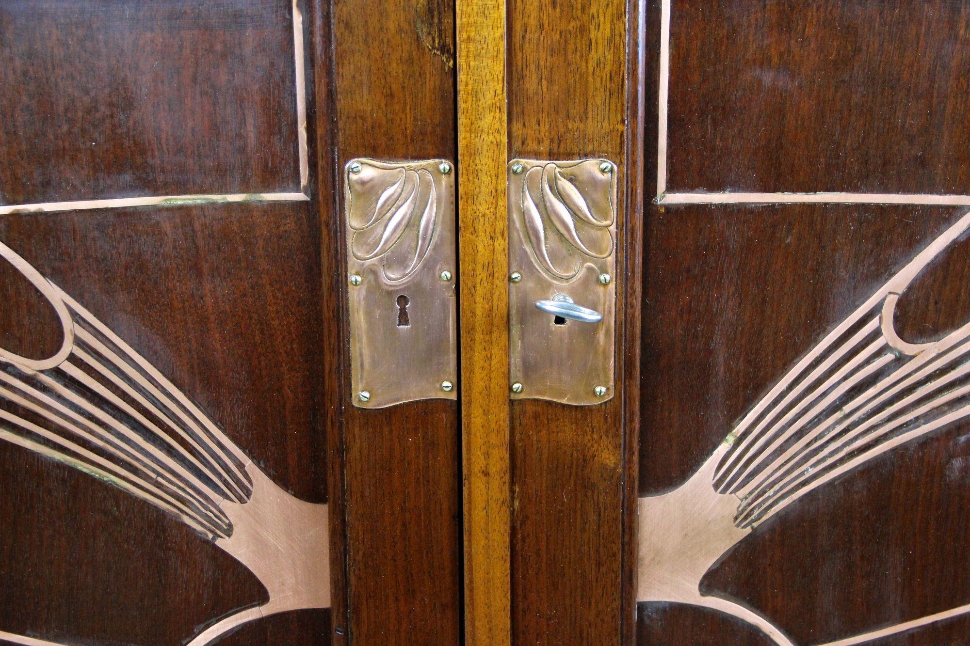 20th Century Art Nouveau Mahogany Cabinet/ Buffet by August Ungethüm, AT ca 1900 For Sale 8